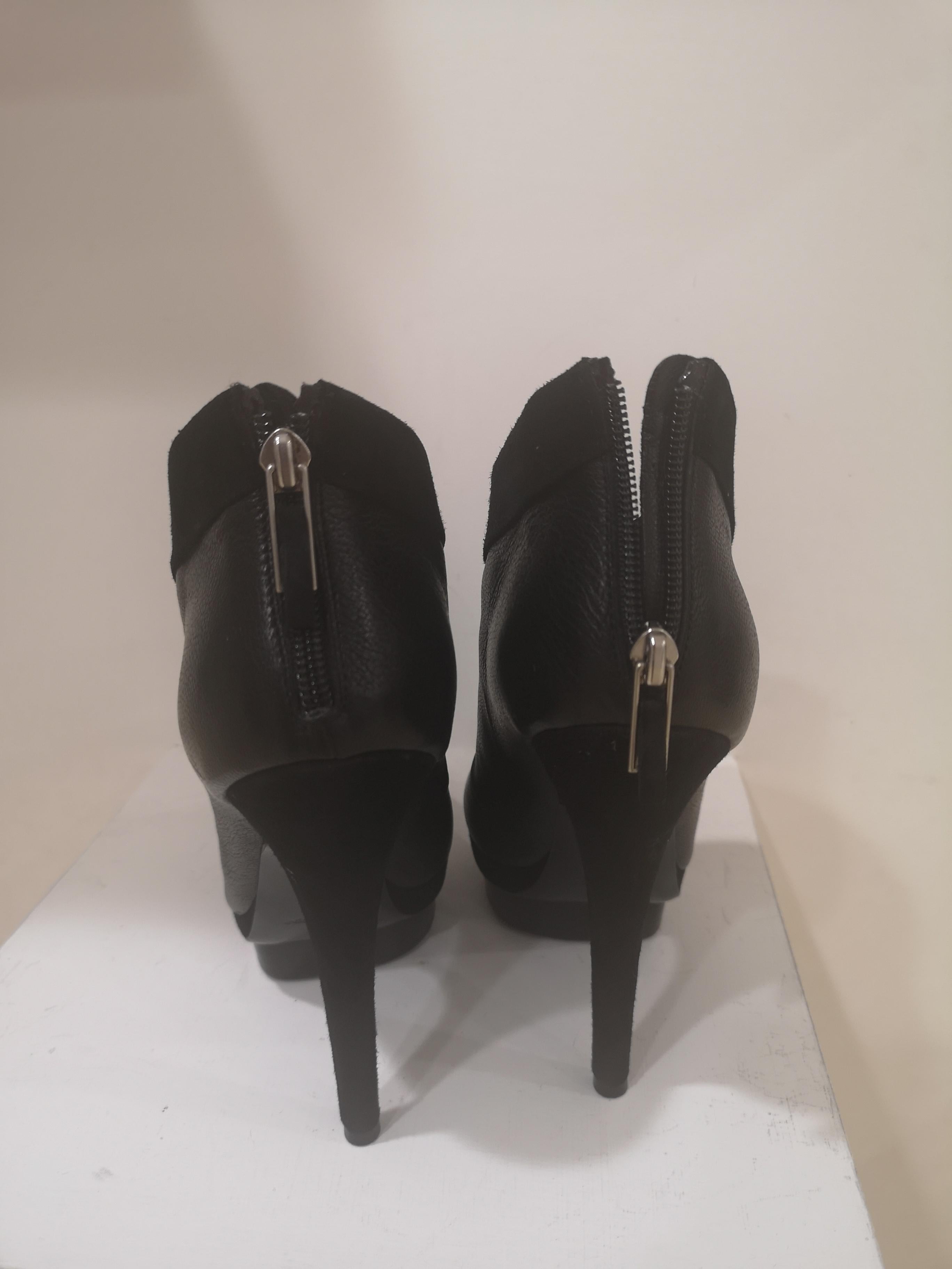 Yves Saint Laurent Black shoes For Sale 4