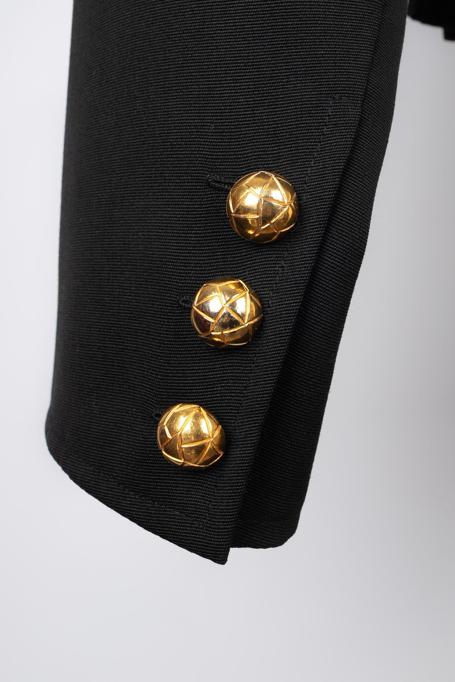 Yves Saint Laurent Tailleur jupe noir rehaussé d'une ceinture en satin Haute Couture en vente 6