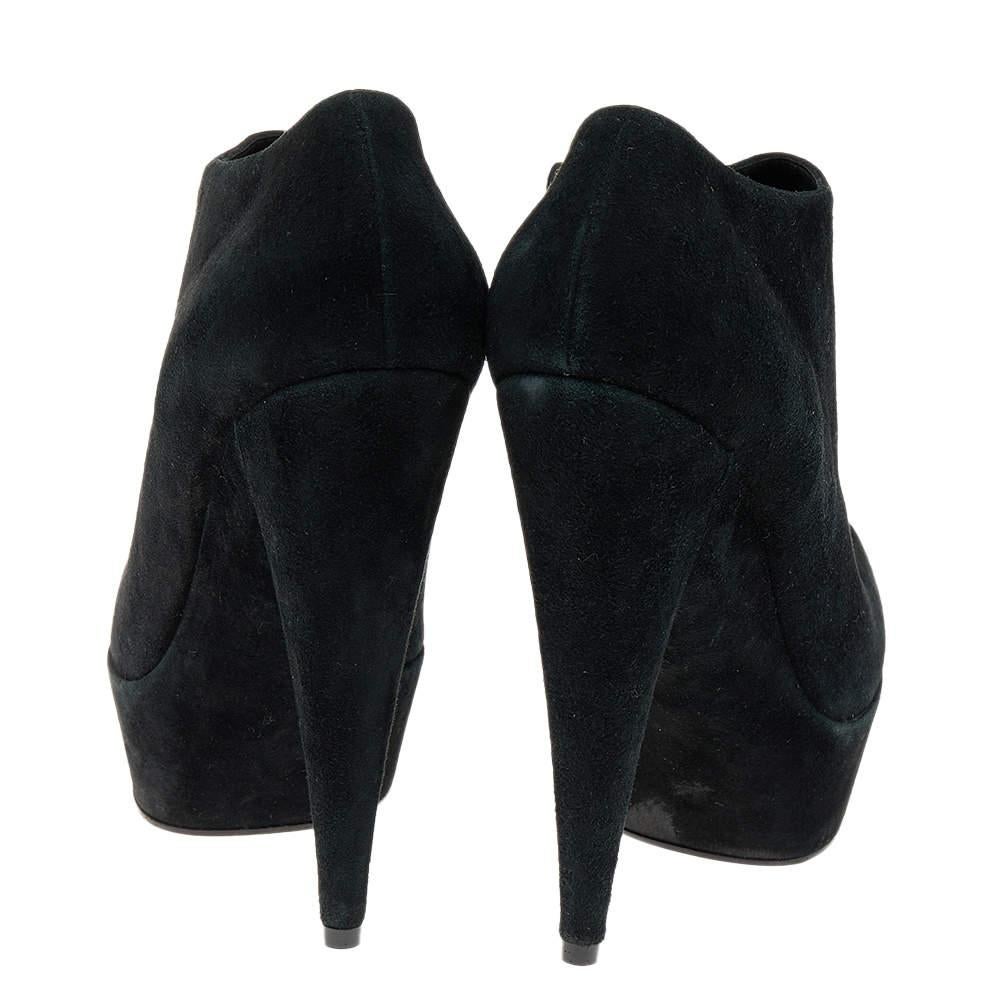 Yves Saint Laurent Black Suede Platform Ankle Boots Size 40 In Good Condition For Sale In Dubai, Al Qouz 2