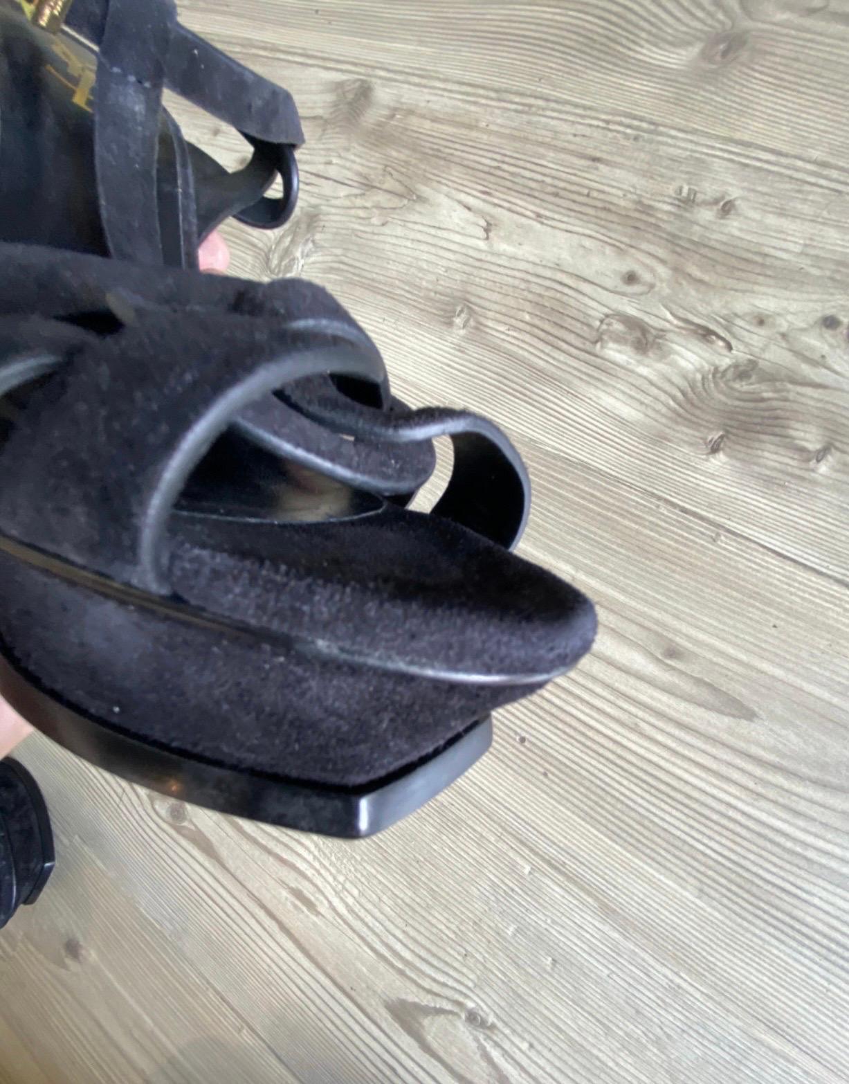 Yves Saint Laurent black suede Tribute Sandals In Excellent Condition In Carnate, IT