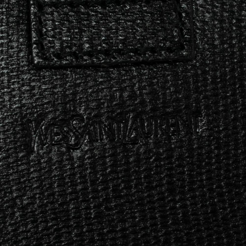 Yves Saint Laurent Schwarze Dokumentenclutch aus strukturiertem Leder 6