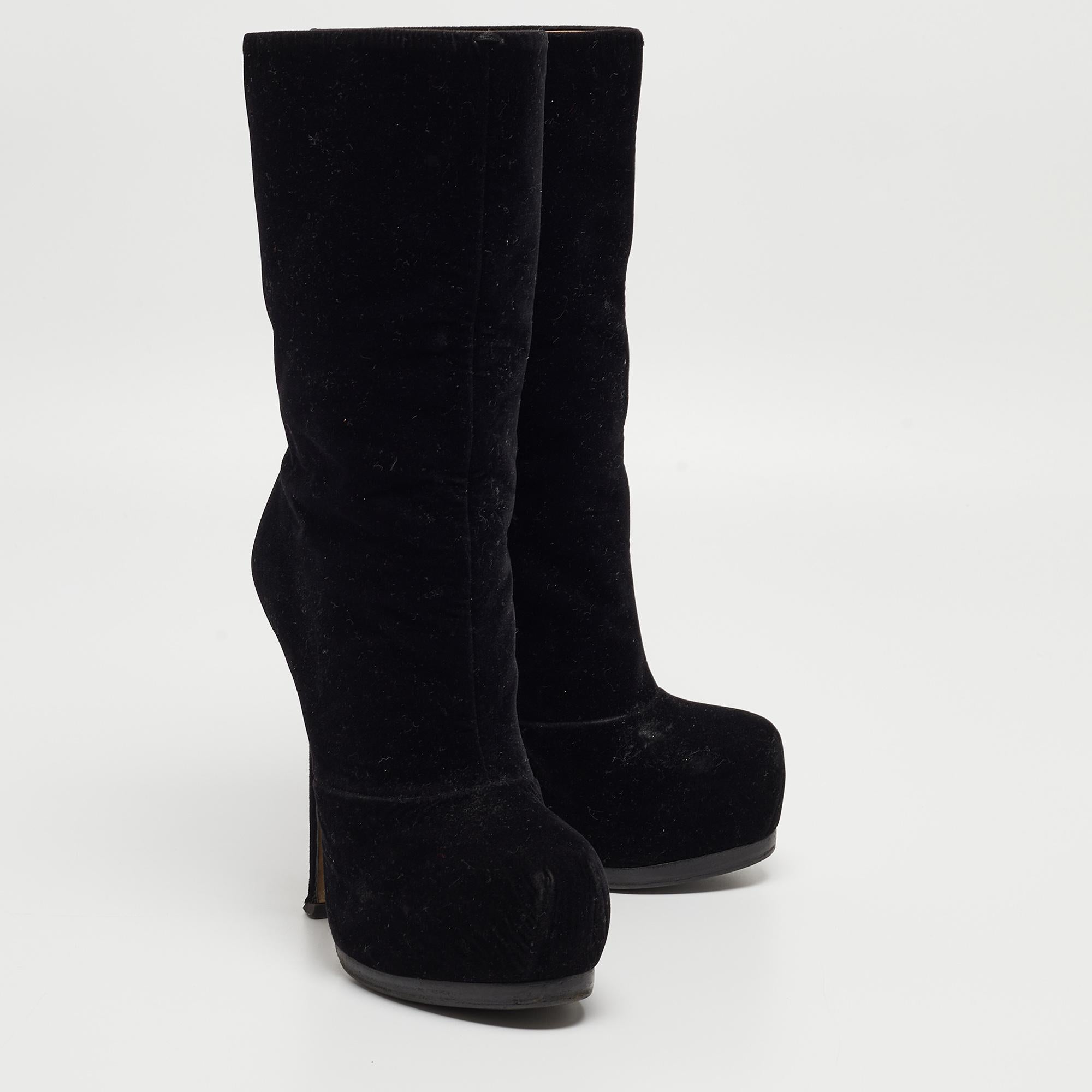 Women's Yves Saint Laurent Black Velvet Ankle Boots Size 36 For Sale