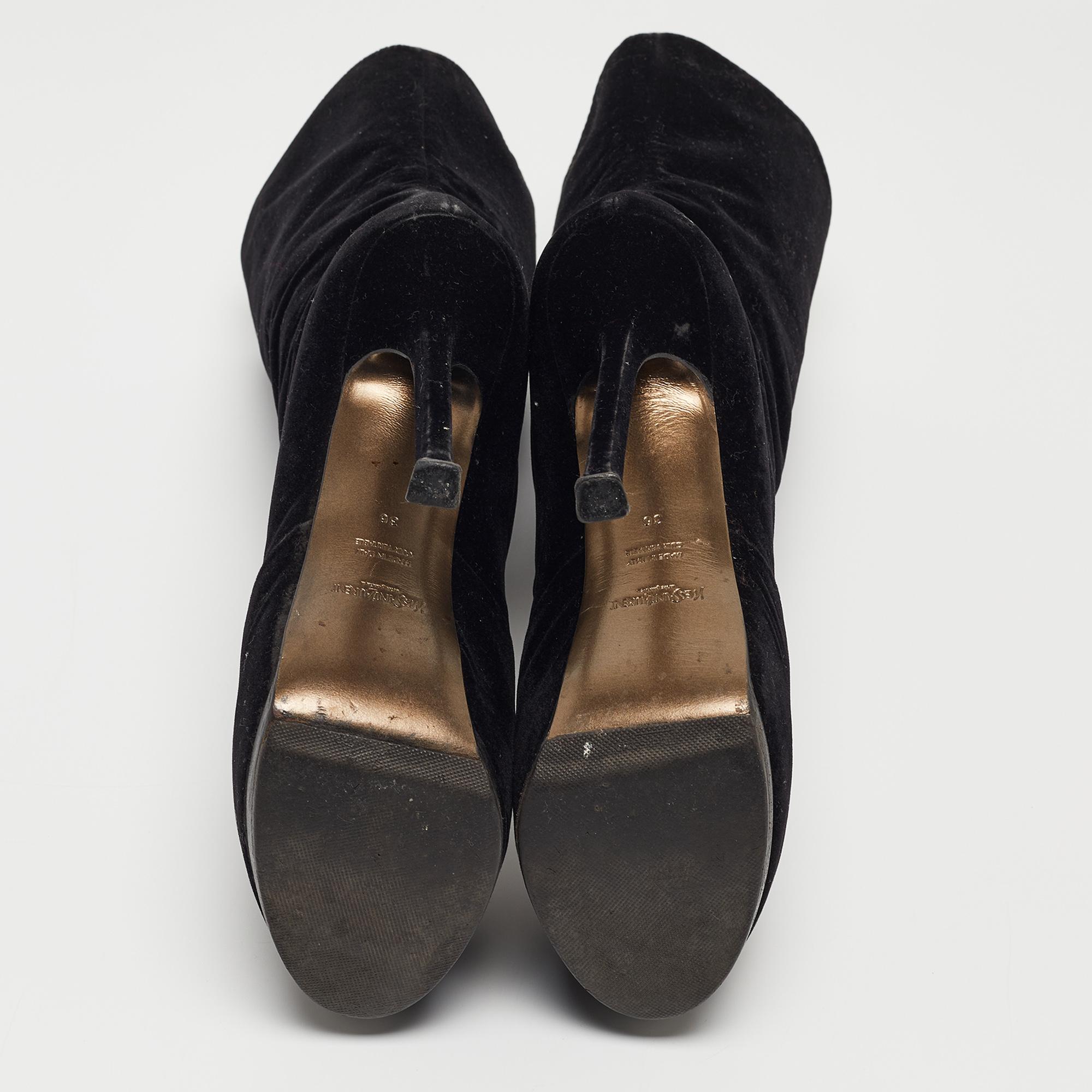 Yves Saint Laurent Black Velvet Ankle Boots Size 36 For Sale 3