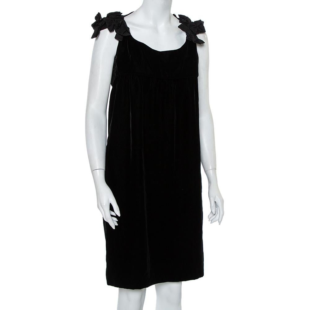 Shift dresses will always be in vogue and this Yves Saint Laurent number tells us why. The black velvet creation features cut-out bow trim details and comes with a scooped neckline and a zip closure. It is sure to lend you a fantastic fit and will