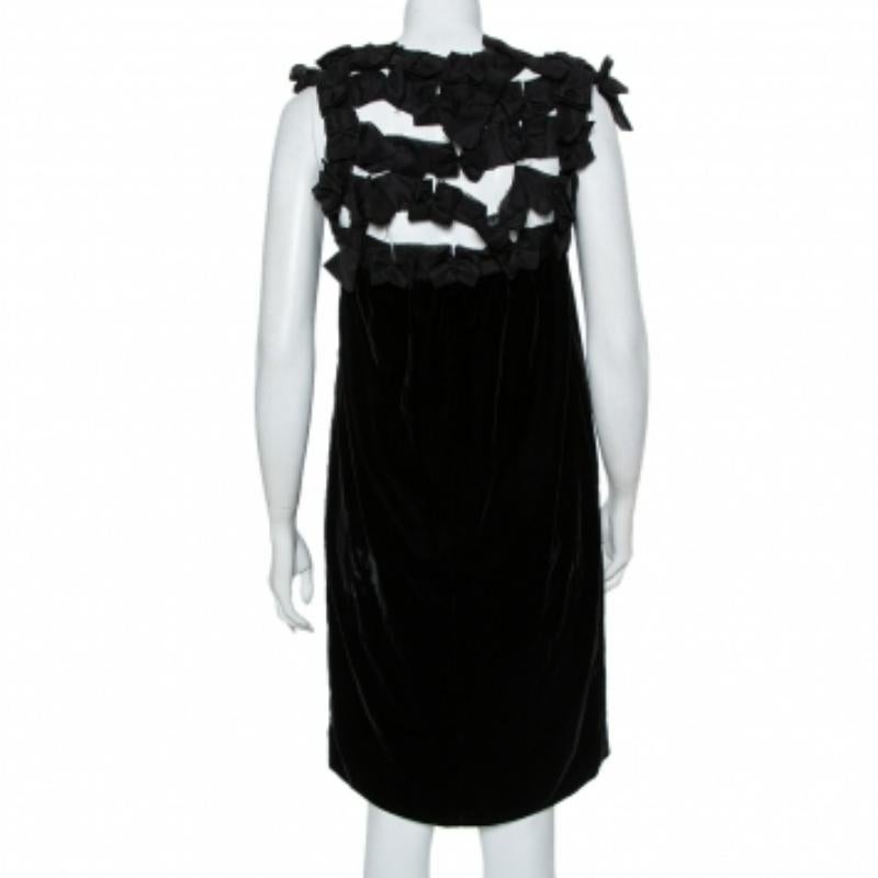 Yves Saint Laurent Black Velvet Bow Trim Detail Shift Dress S In Fair Condition For Sale In Dubai, Al Qouz 2