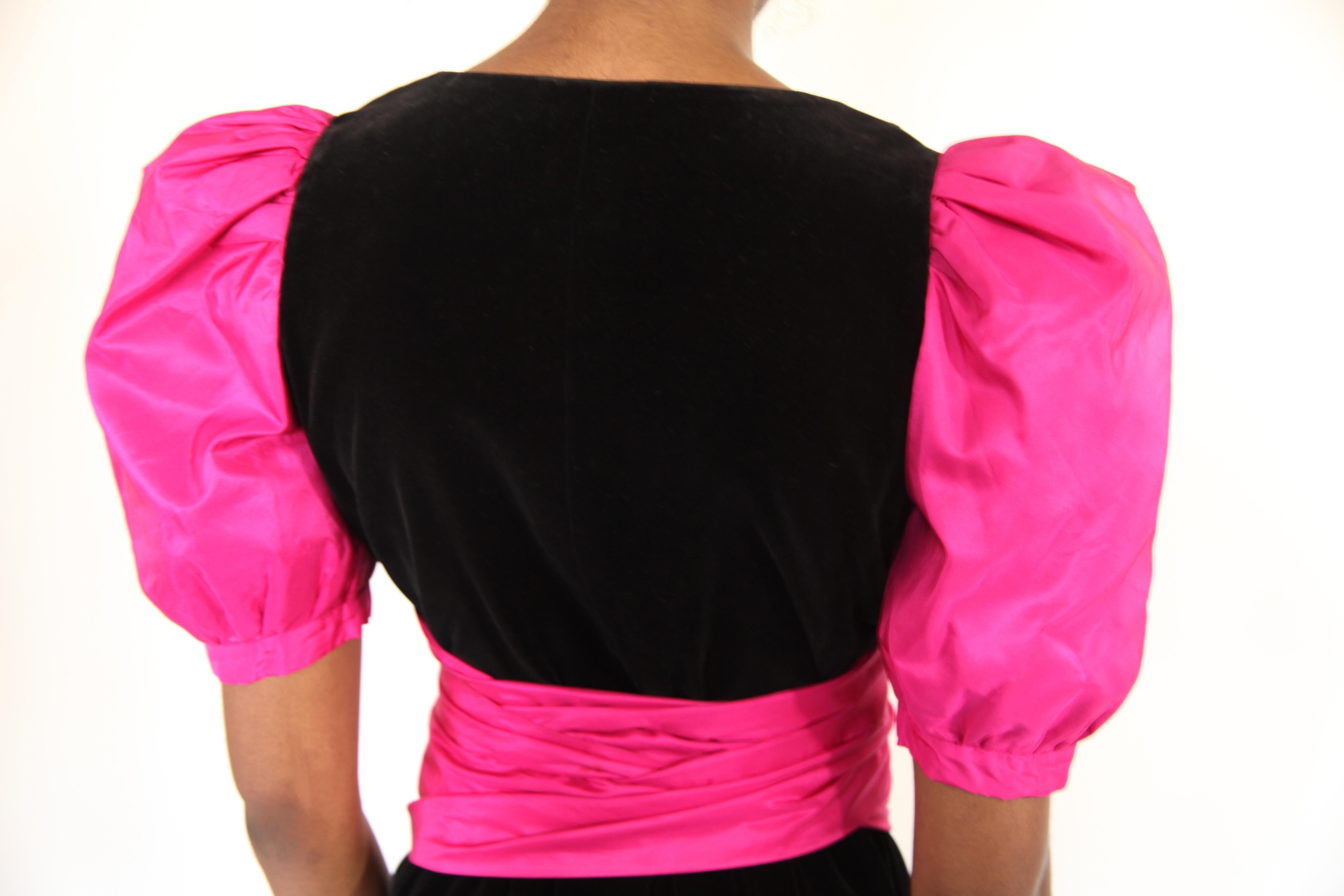 Yves Saint Laurent black velvet evening dress fuchsia taffeta sleeves, c.1980s For Sale 3