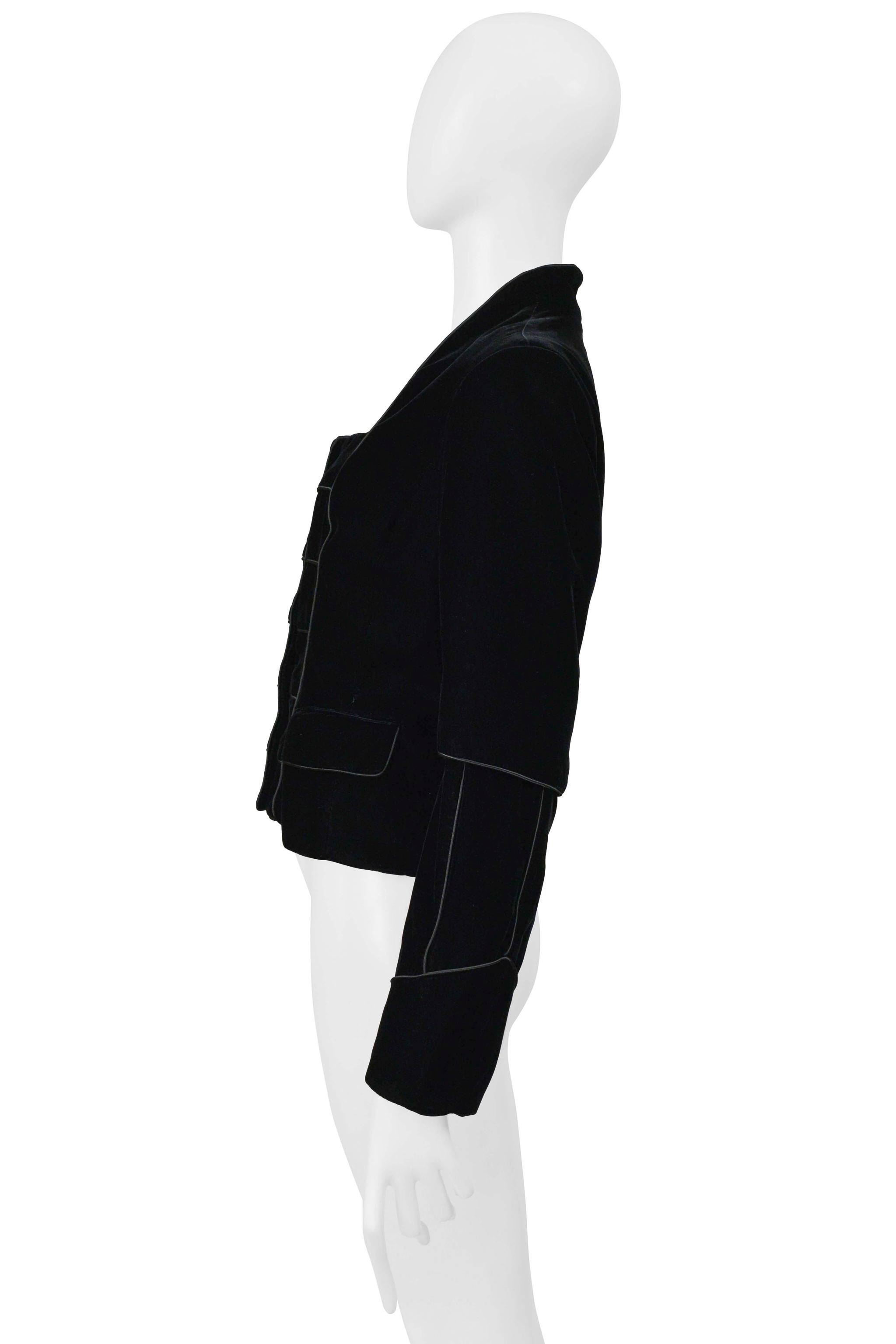 Yves Saint Laurent Black Velvet Jacket With Button Front Negro en venta