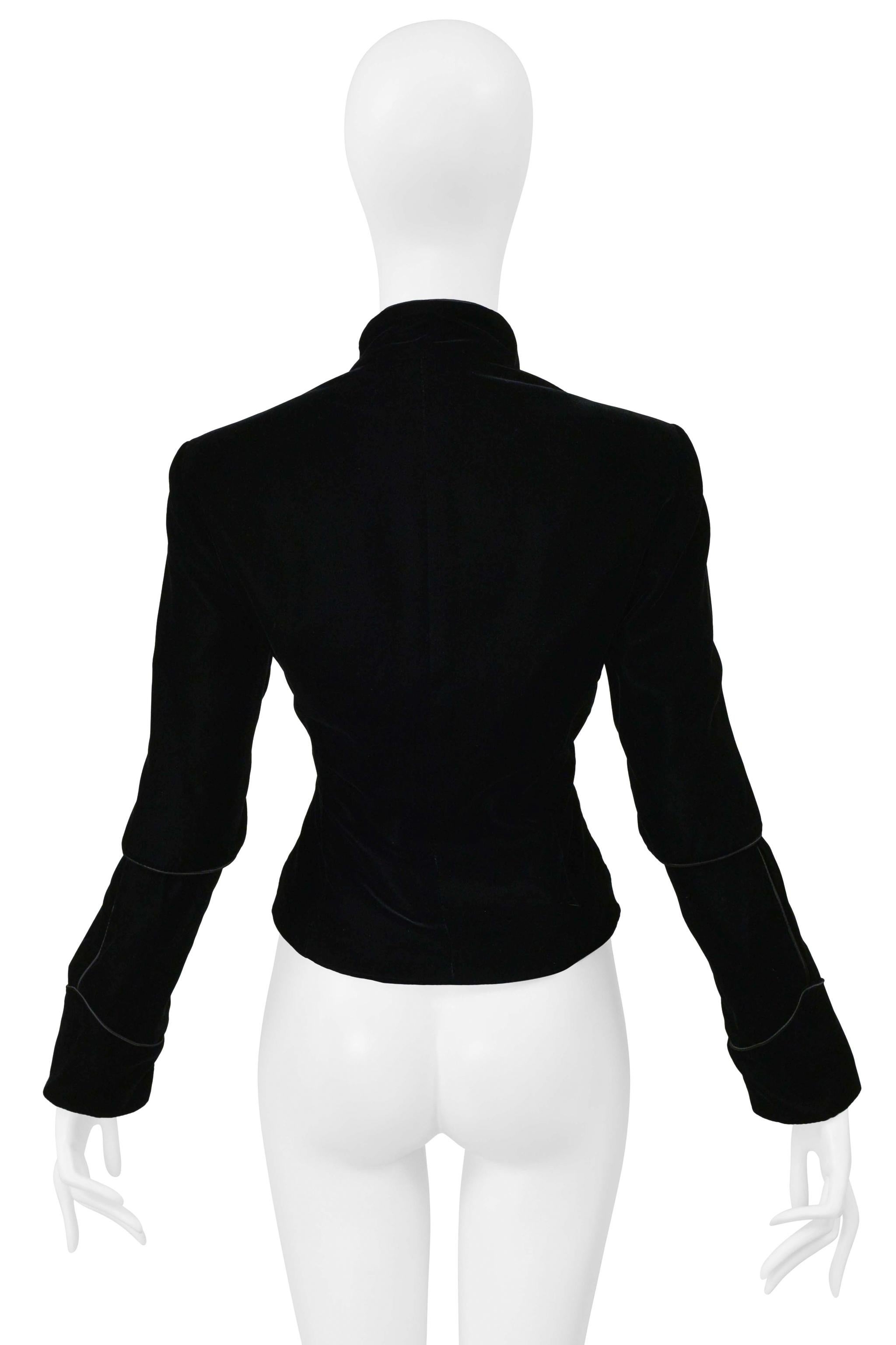 Yves Saint Laurent Black Velvet Jacket With Button Front en Bueno estado para la venta en Los Angeles, CA
