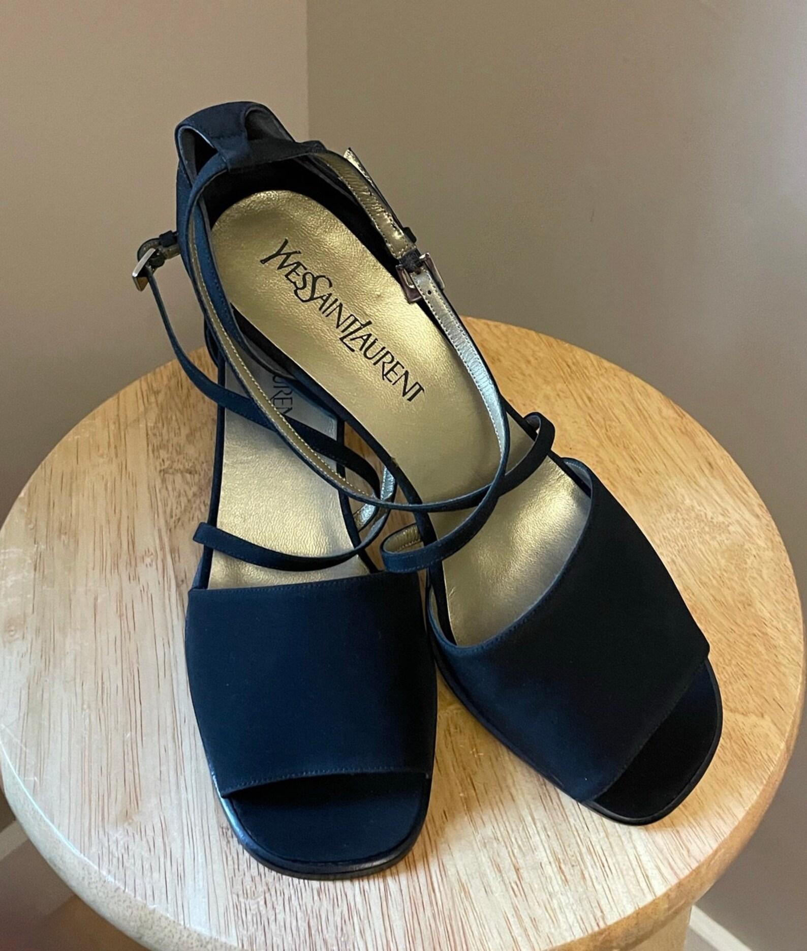 Yves Saint Laurent block heel sandals In Excellent Condition For Sale In Brooklyn, NY