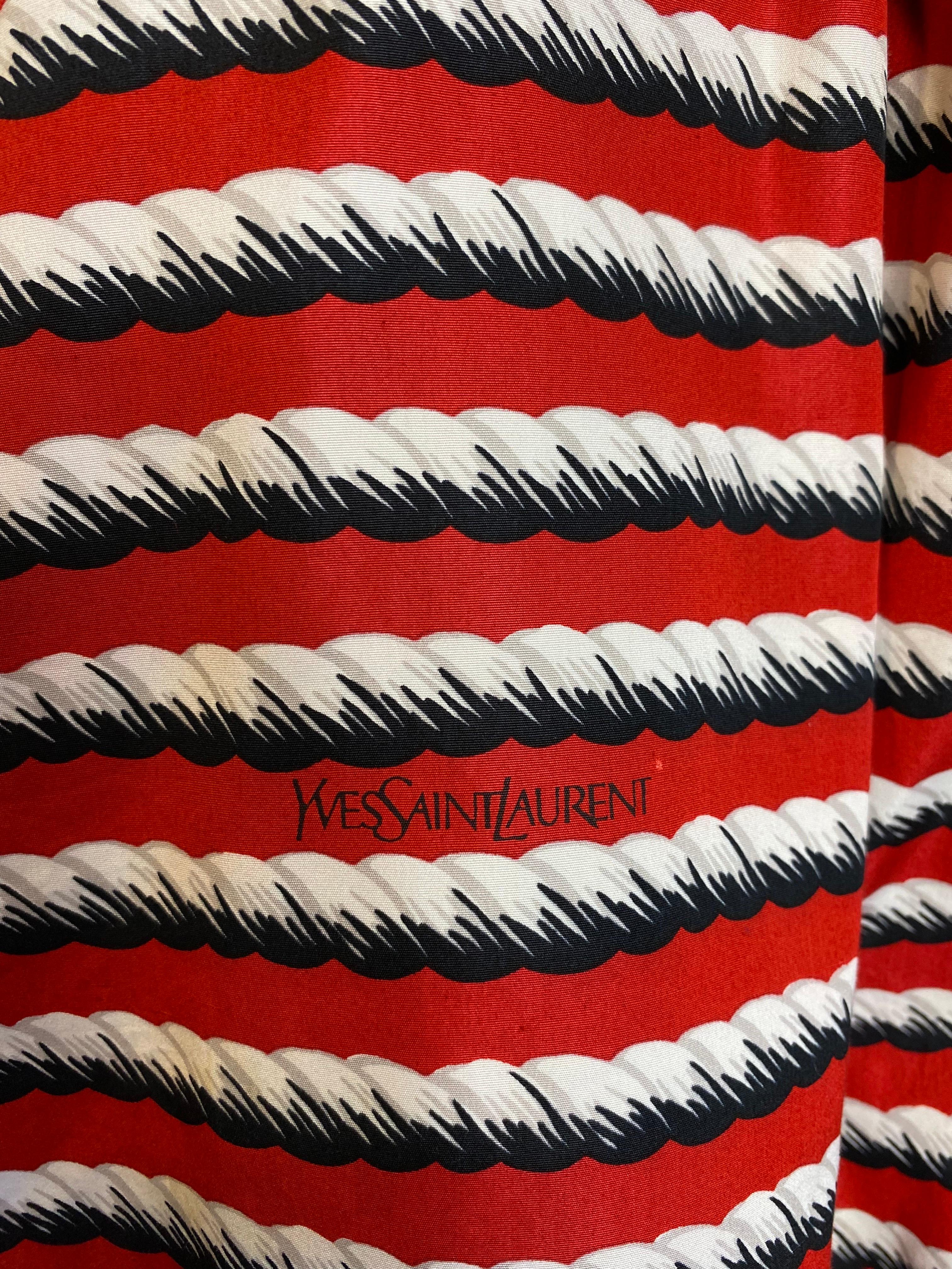 Blusa Yves Saint Laurent Rojo en venta