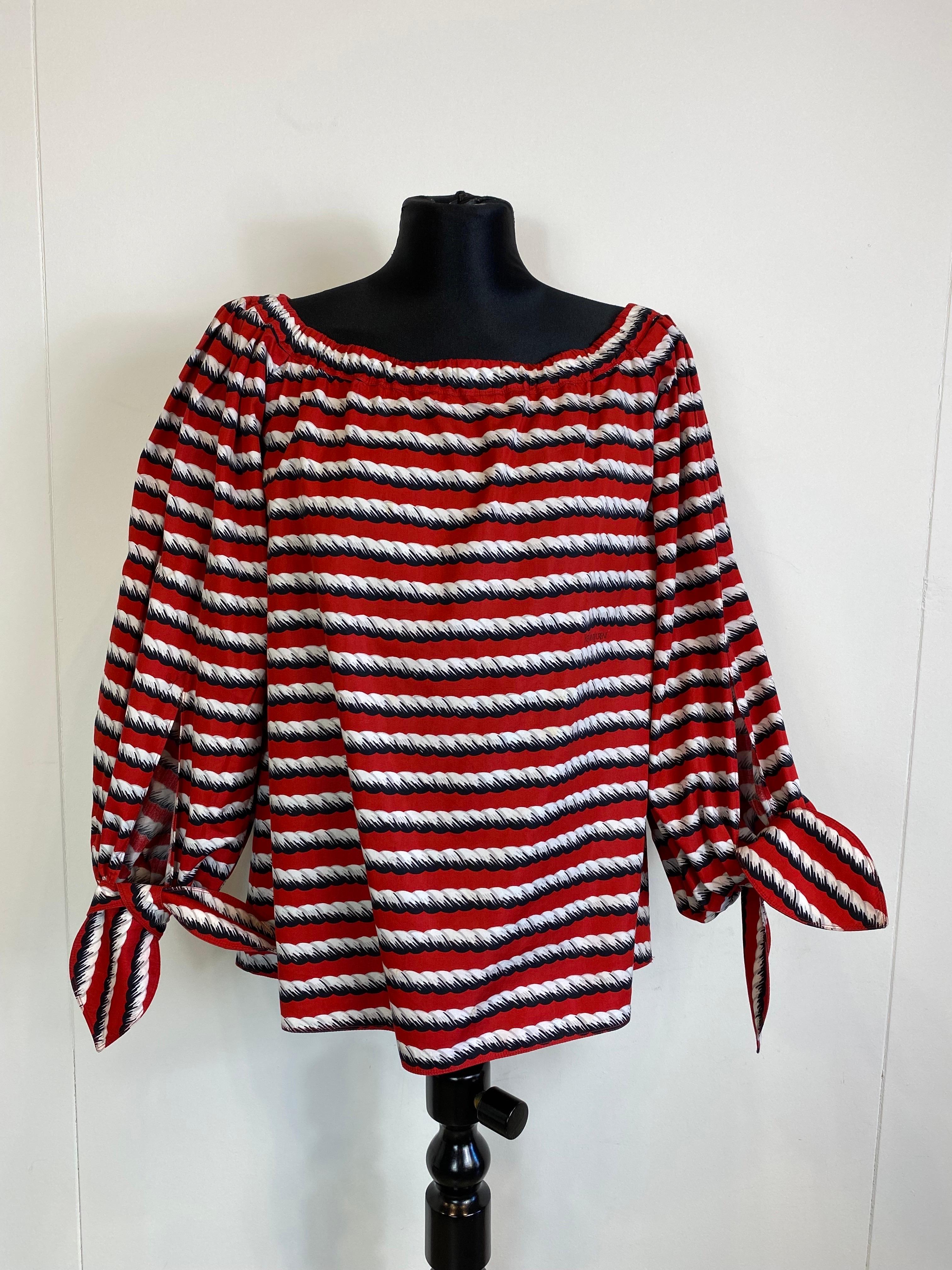 Blusa Yves Saint Laurent en Excelente estado para la venta en Carnate, IT