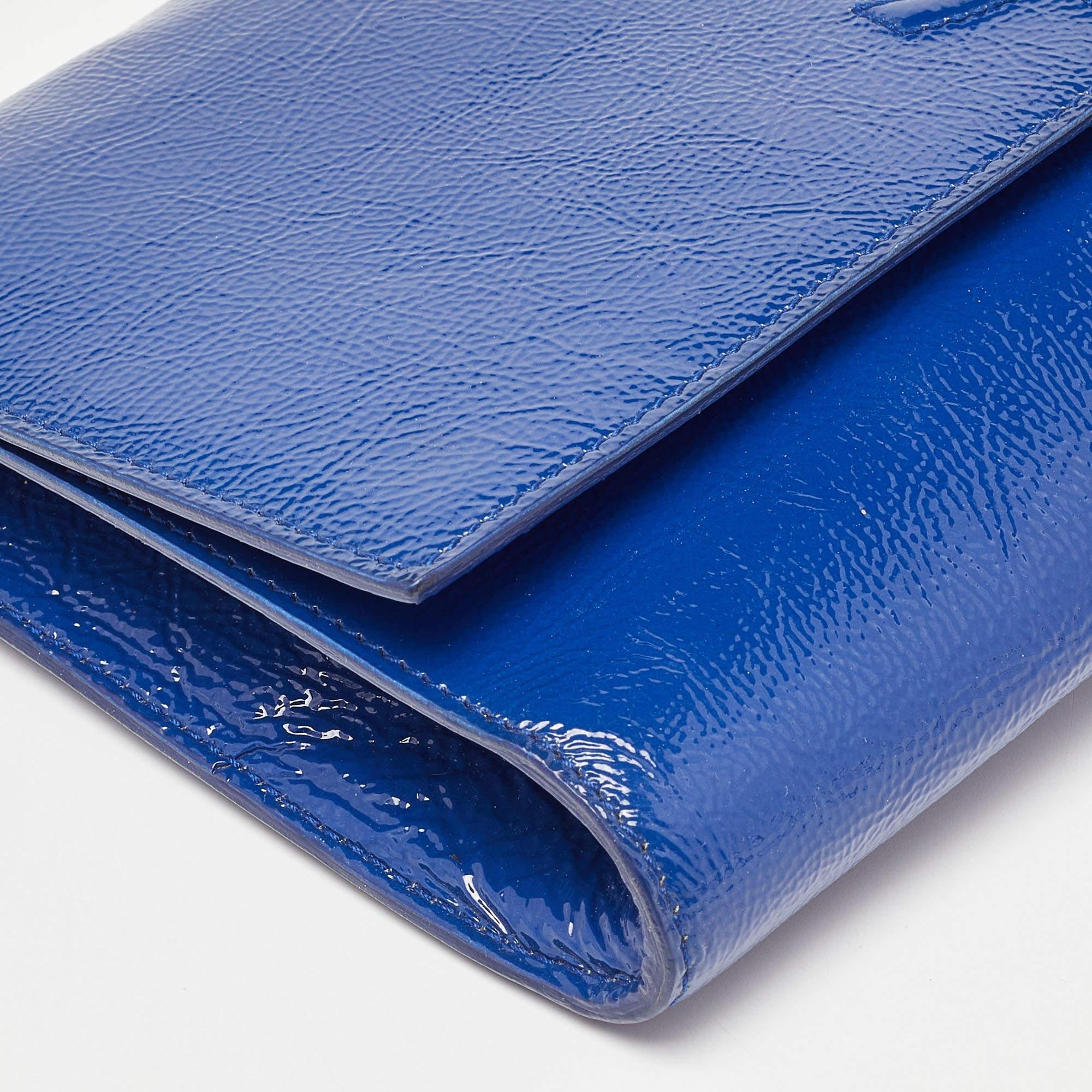 Yves Saint Laurent Blue Patent Leather Belle De Jour Flap Clutch For Sale 6