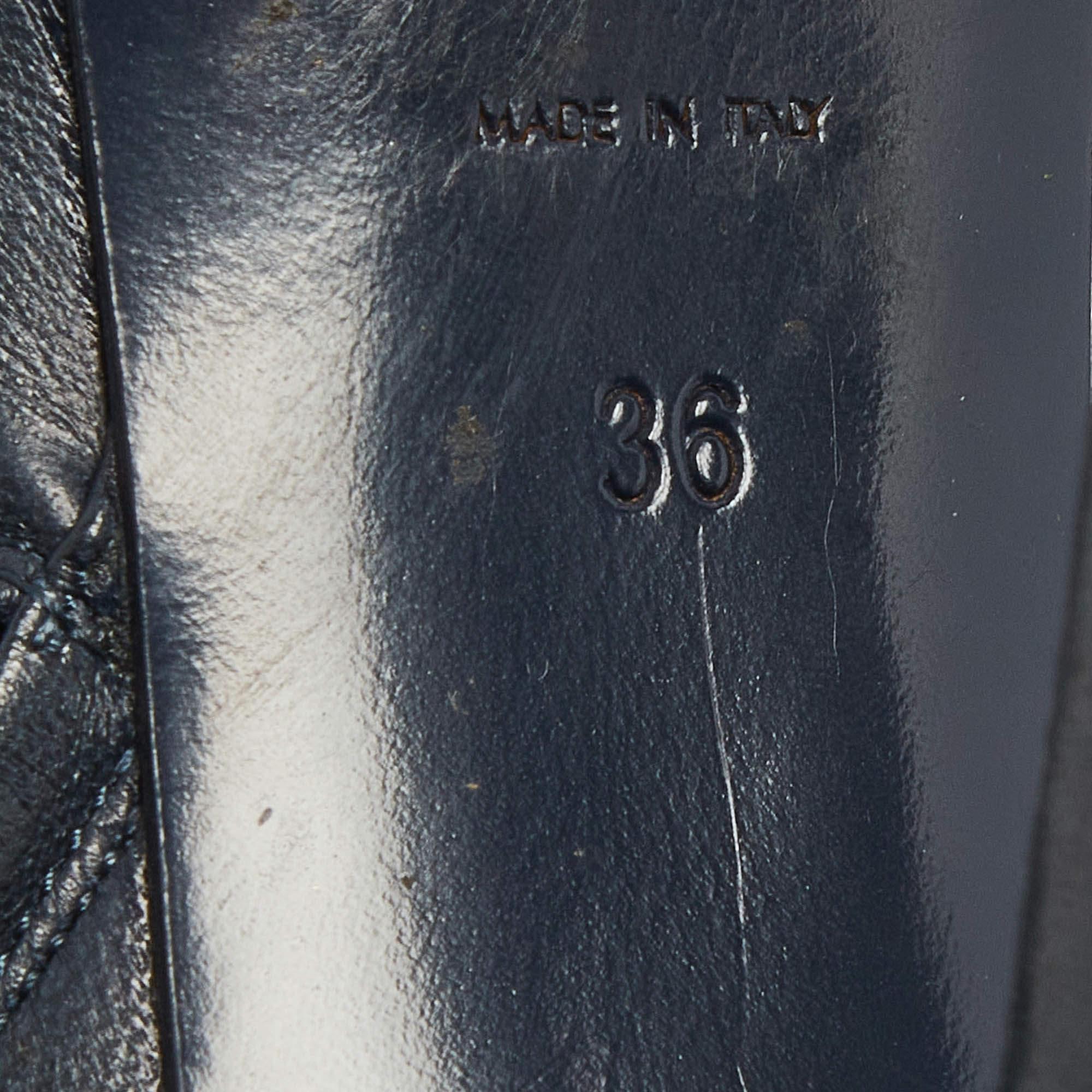 Yves Saint Laurent - Bottines à plateforme Tribute en cuir verni bleu, taille 36 en vente 3