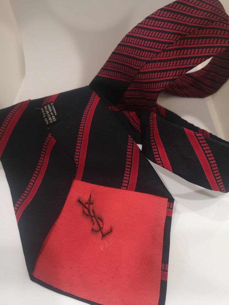 Women's or Men's Yves Saint Laurent blue red silk tie For Sale
