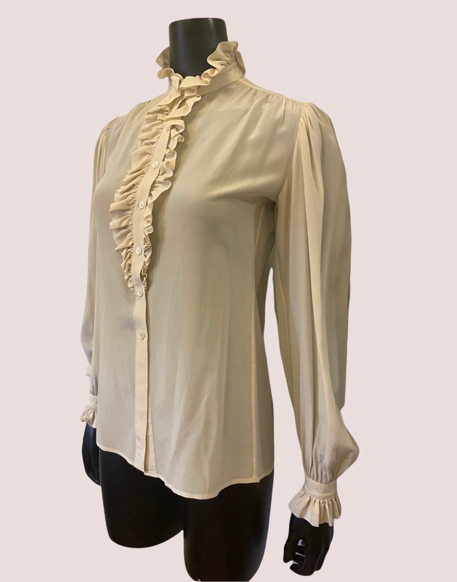 Yves Saint Laurent Knochenbeige Seidenbluse im Angebot 1