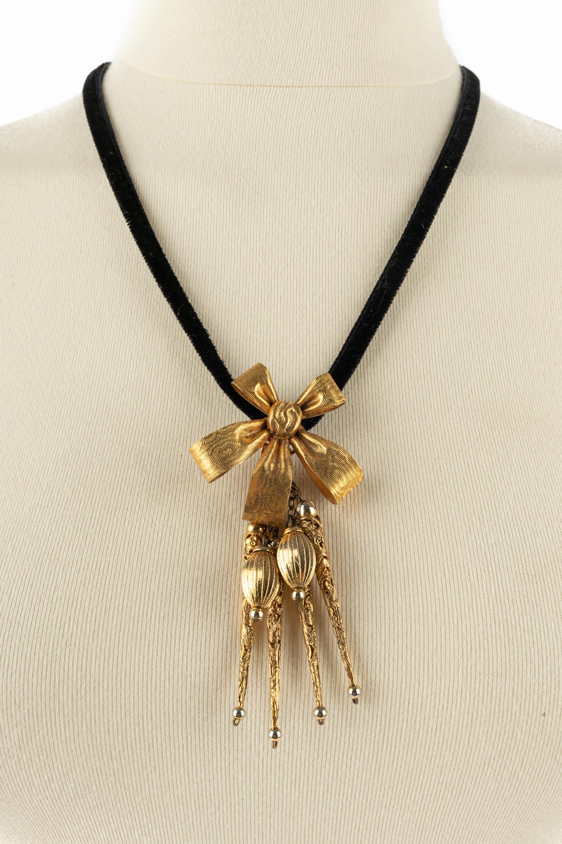 Collana con fiocco Yves Saint Laurent in vendita 6