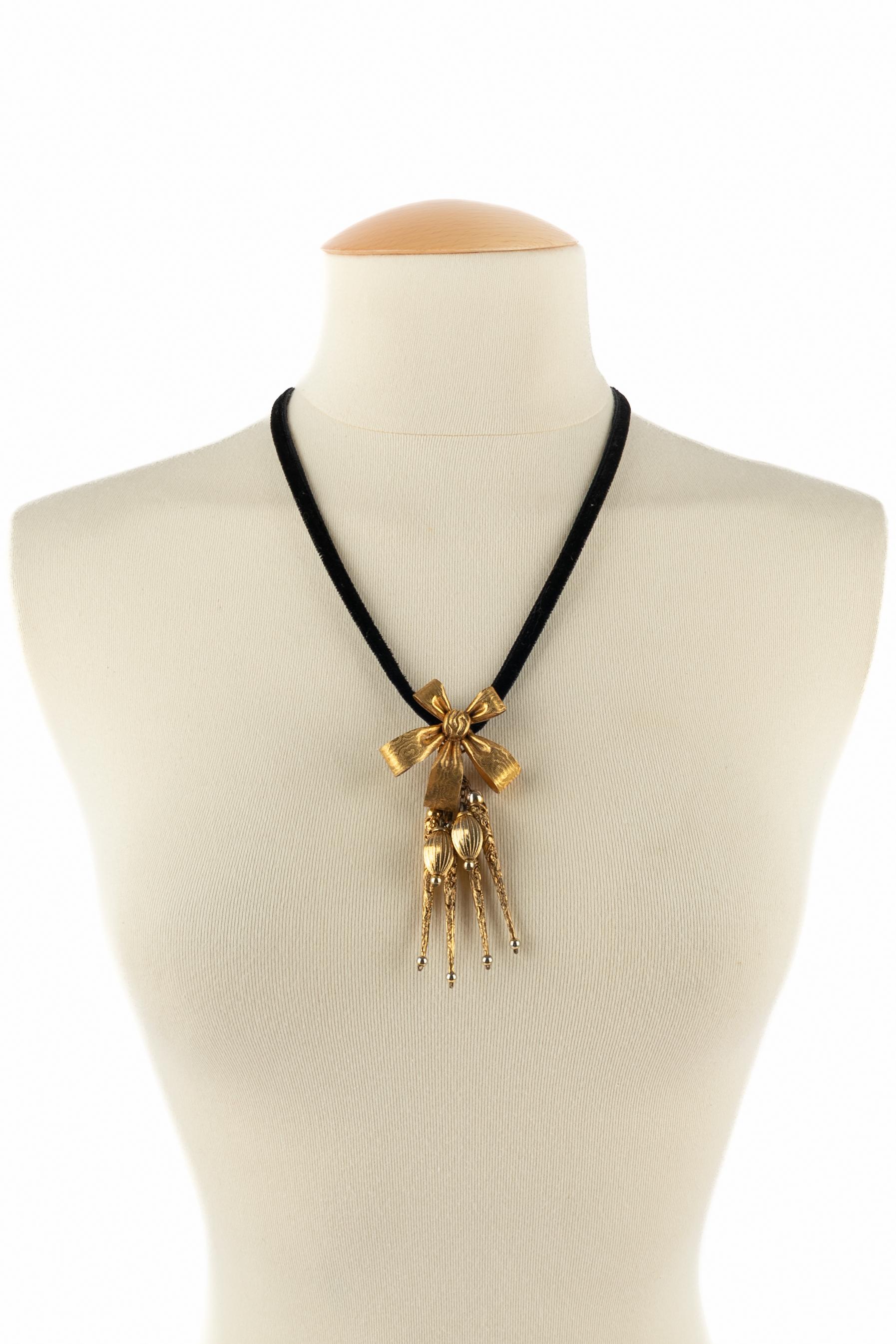 Collana con fiocco Yves Saint Laurent in vendita 5