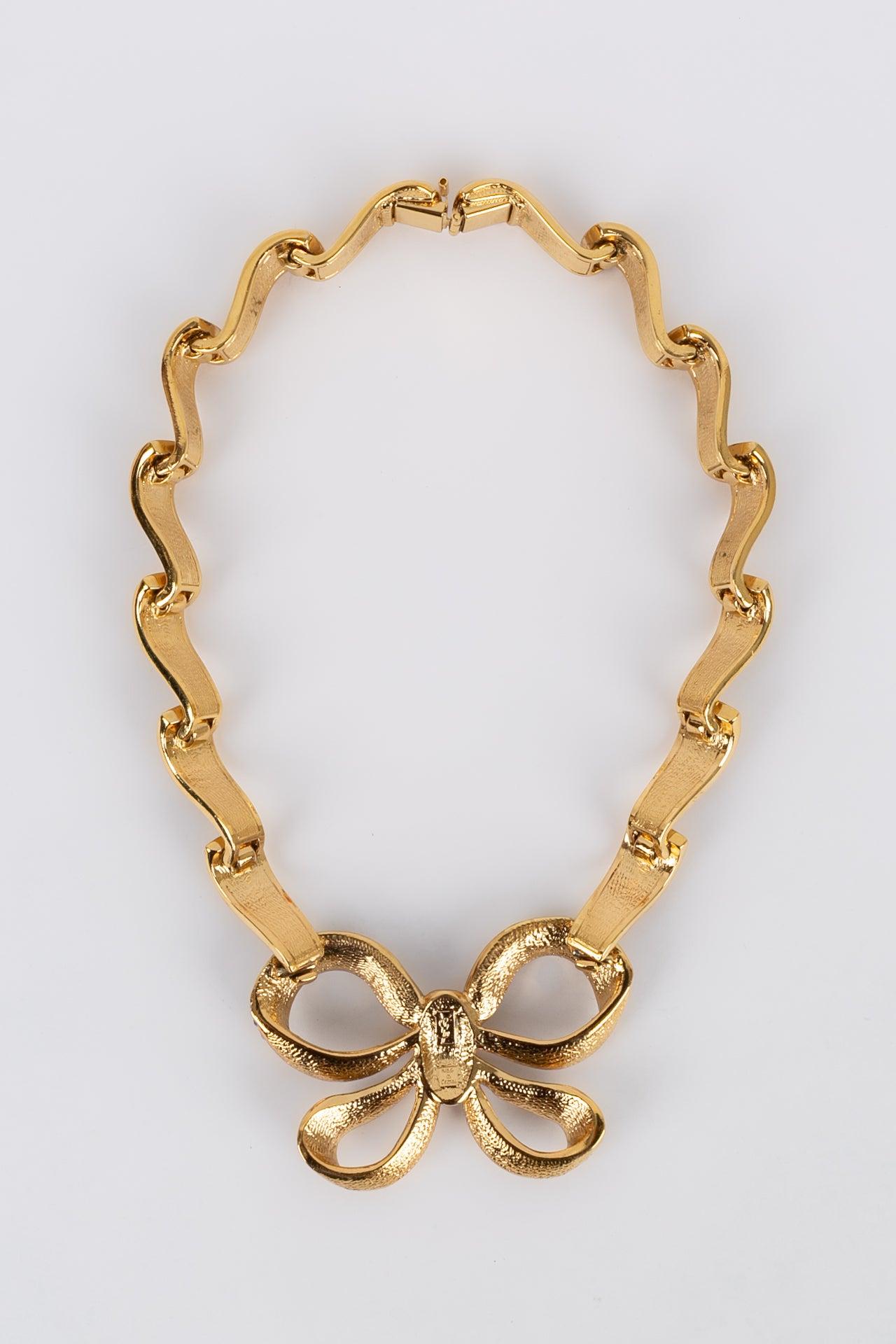 Yves Saint Laurent Bow Necklace in Gold Metal For Sale 1