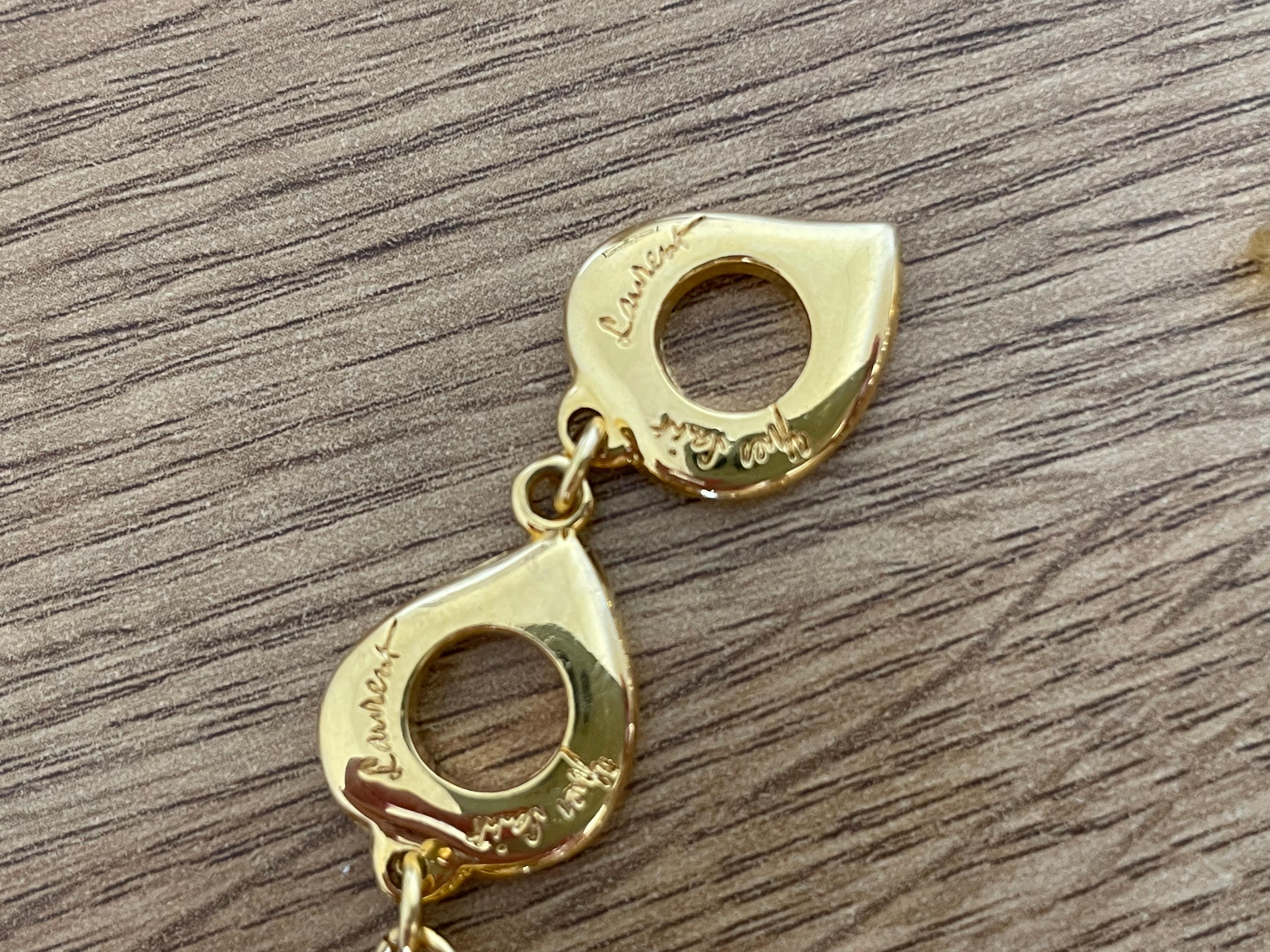 Muy bonita pulsera YSL en excelente estado.