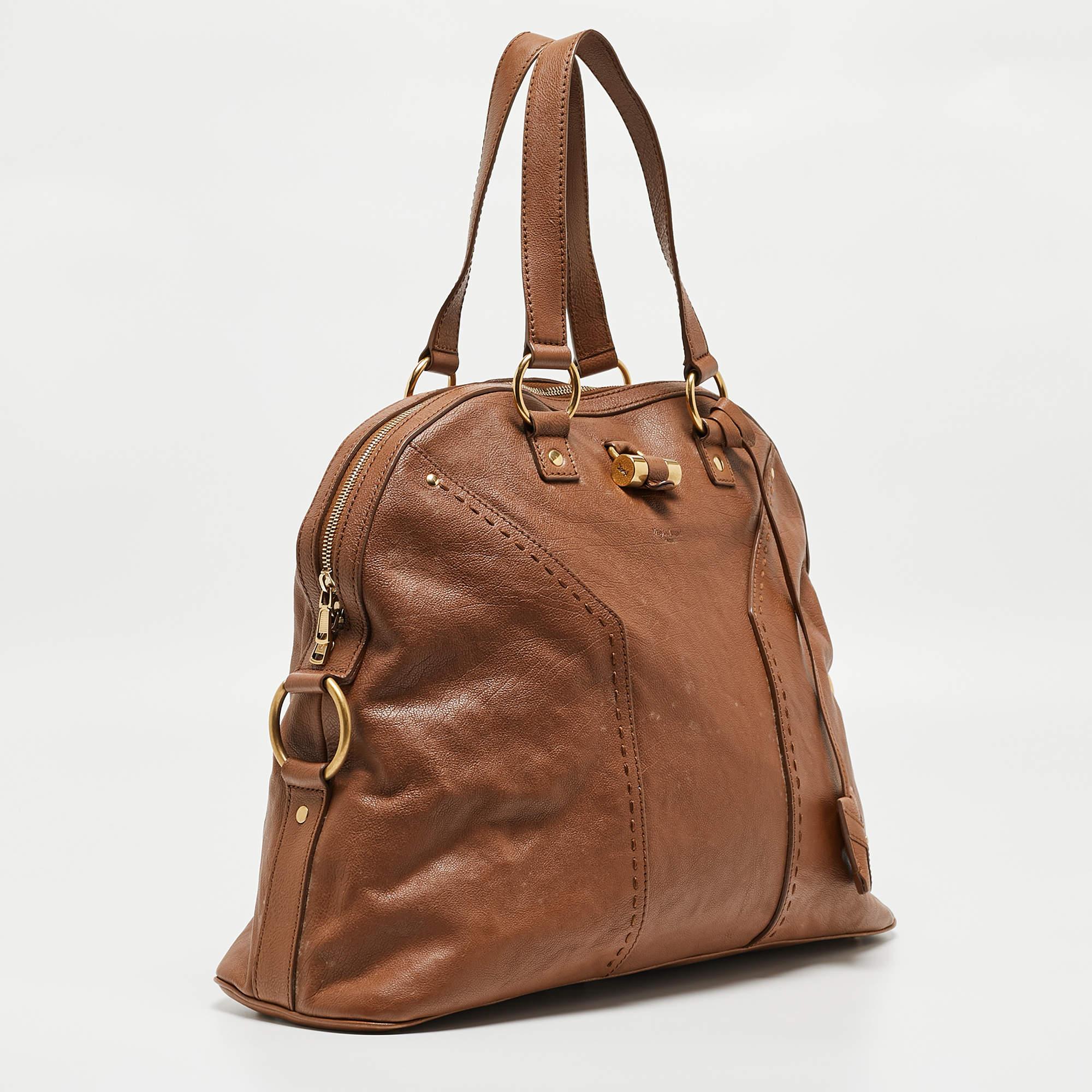 Yves Saint Laurent Brown Leather Oversized Muse Bag In Good Condition For Sale In Dubai, Al Qouz 2
