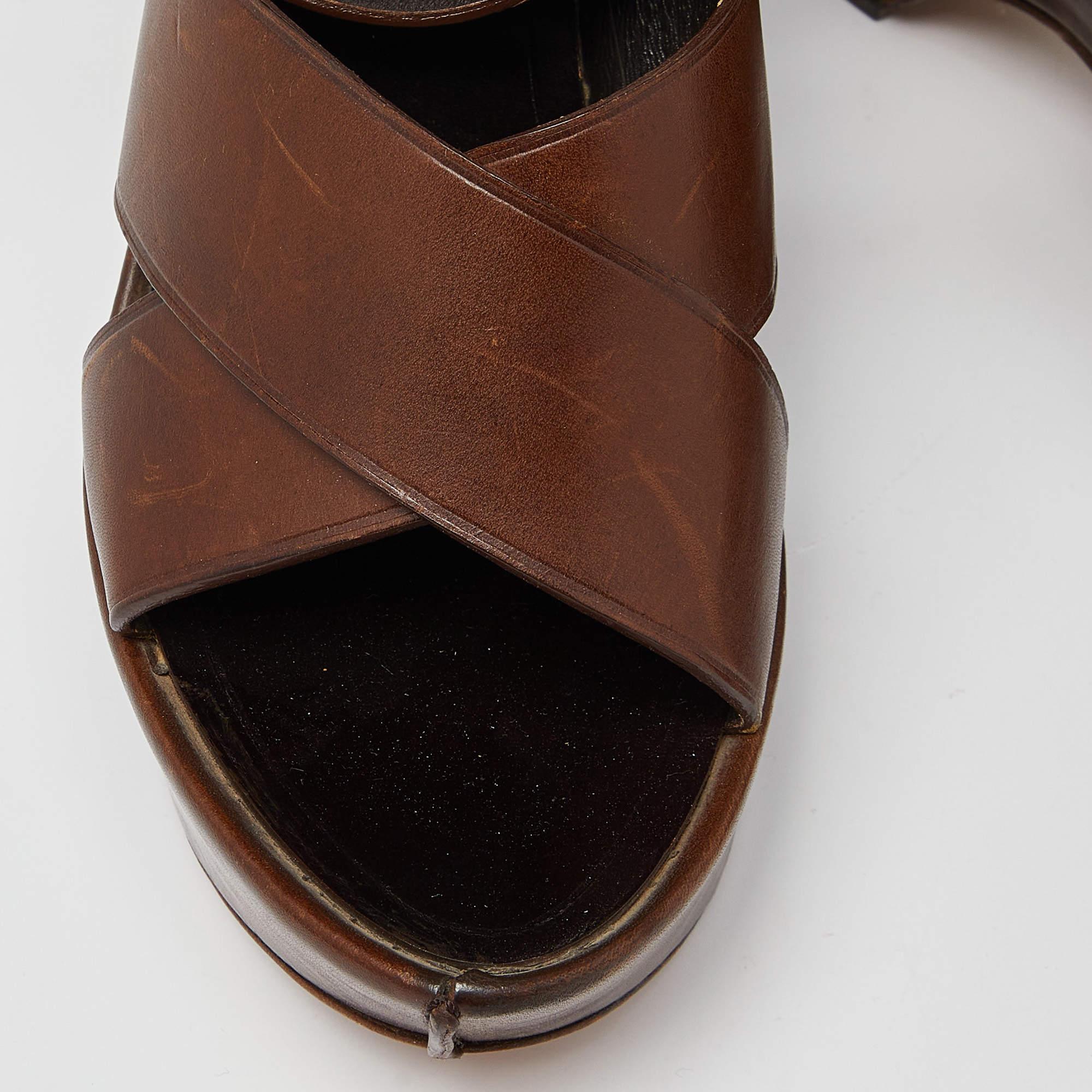 Yves Saint Laurent Brown Leder Keil Plattform Knöchelriemen Sandalen Größe 38 für Damen oder Herren im Angebot