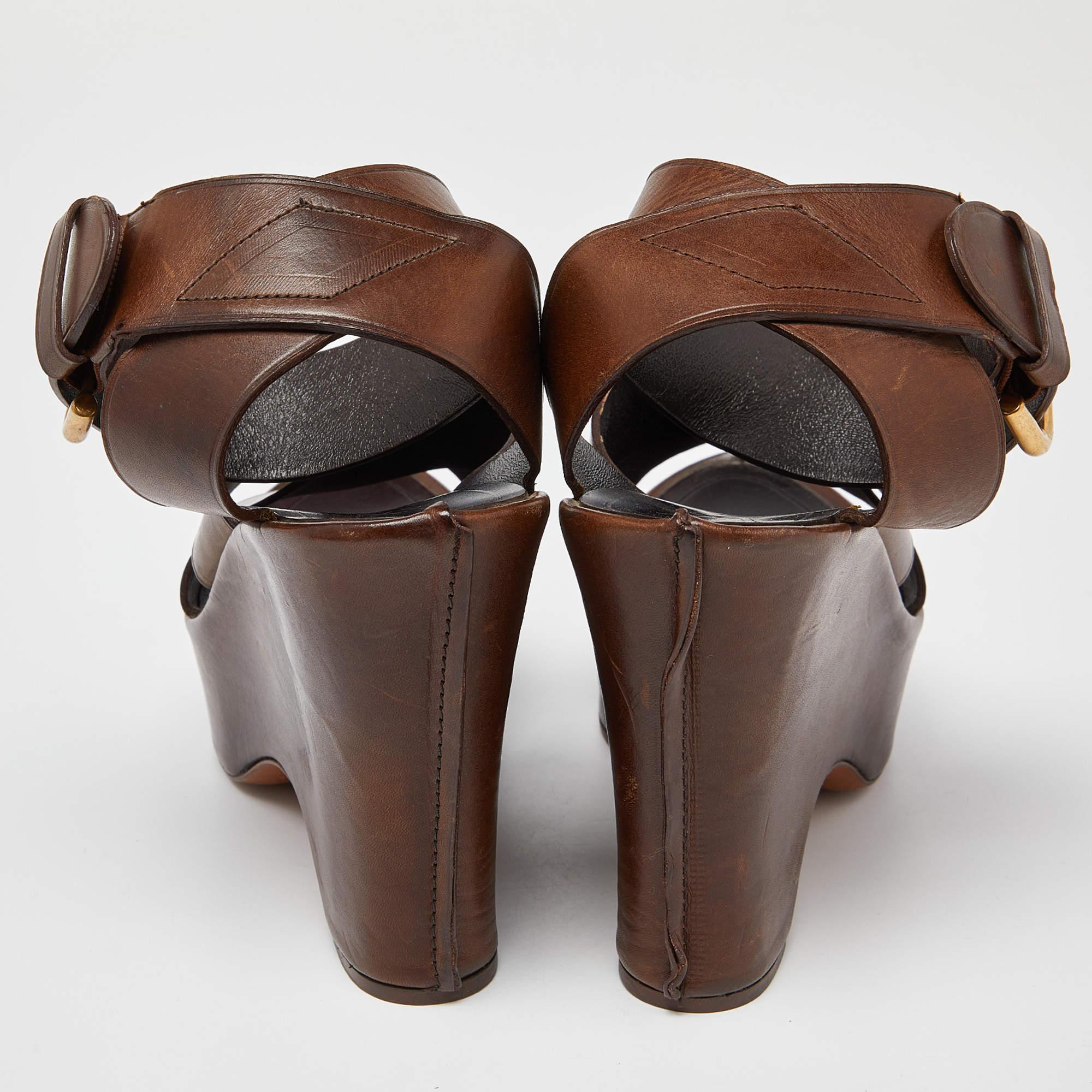 Yves Saint Laurent Brown Leder Keil Plattform Knöchelriemen Sandalen Größe 38 im Angebot 1
