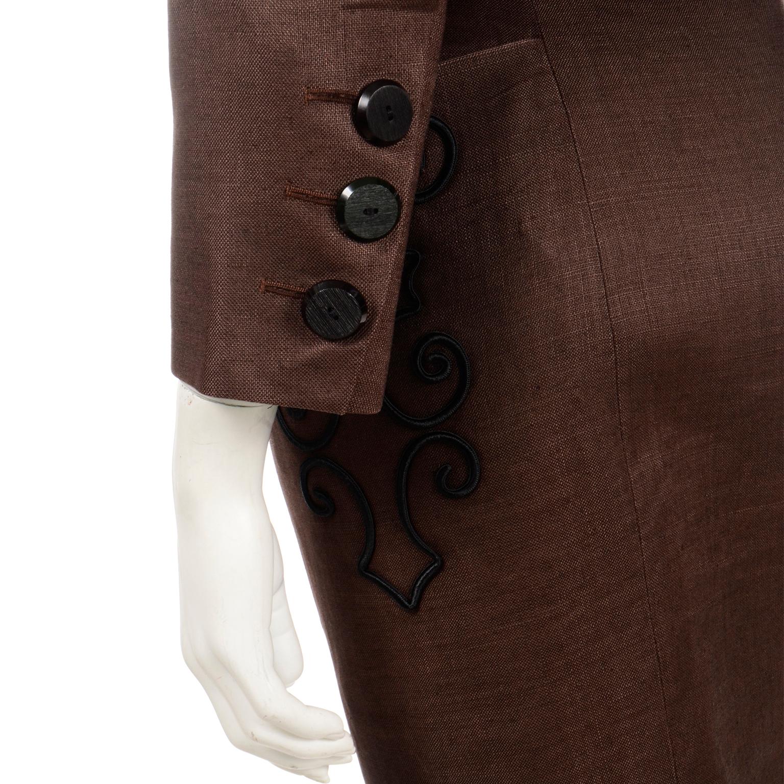 Yves Saint Laurent - Combinaison jupe et veste courte brodée en lin marron en vente 2