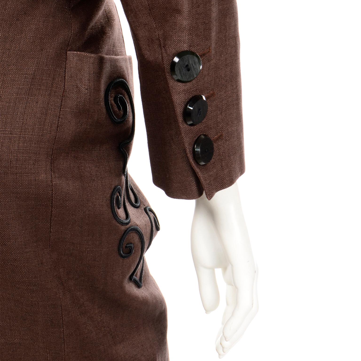 Yves Saint Laurent Braune bestickte Leinenmischung Cropped Jacke & Rock Anzug im Angebot 3