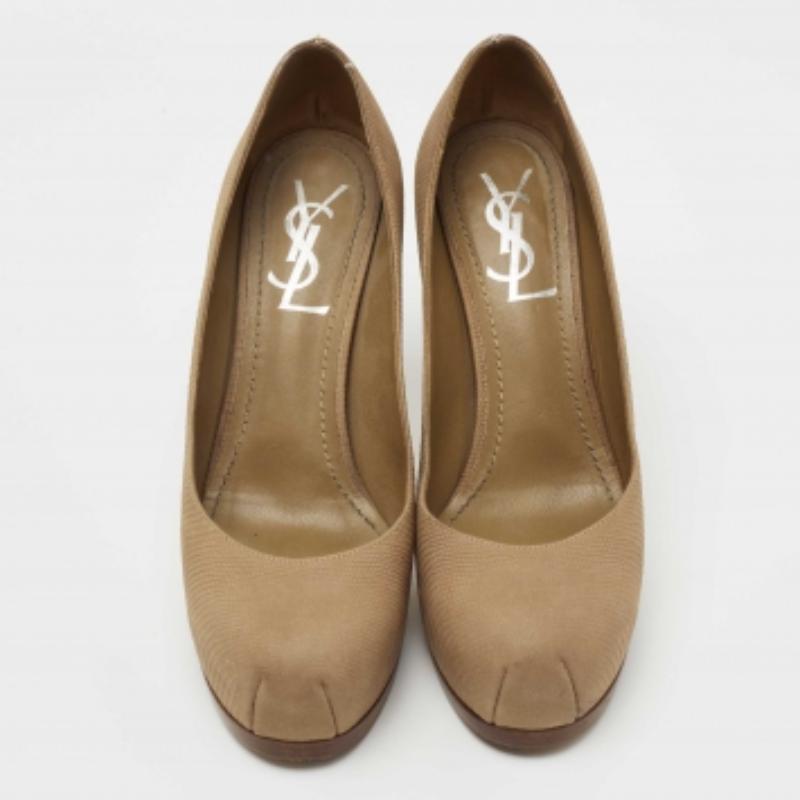 Yves Saint Laurent Tribtoo in pelle nabuk marrone  Pompe taglia 36 In condizioni buone in vendita a Dubai, Al Qouz 2