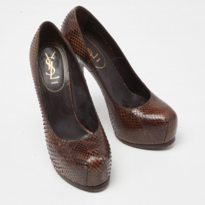 Make a chic style statement with these designer pumps. They showcase sturdy heels and durable soles, perfect for your fashionable outings!