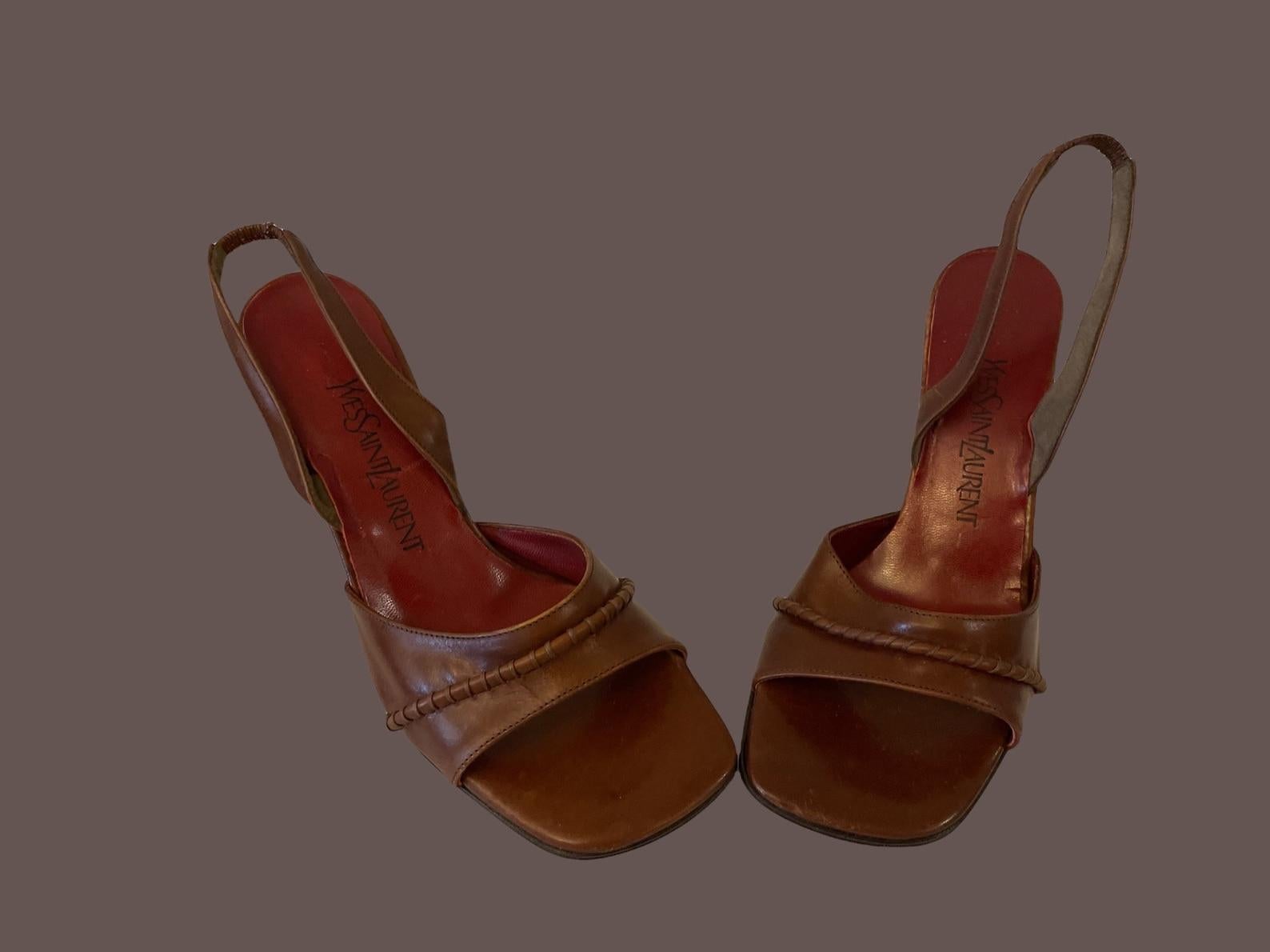 Tacones Yves Saint Laurent Slingback Marrones, Circa 1970s Marrón en venta