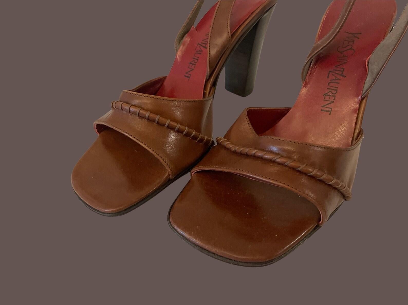 Tacones Yves Saint Laurent Slingback Marrones, Circa 1970s en venta 3