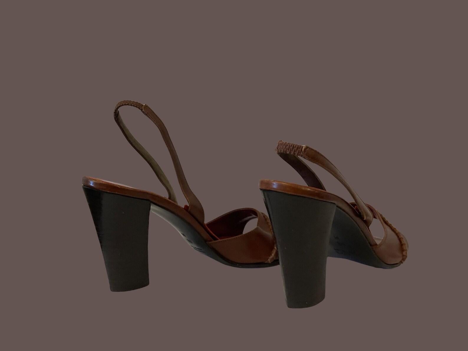Tacones Yves Saint Laurent Slingback Marrones, Circa 1970s en venta 5