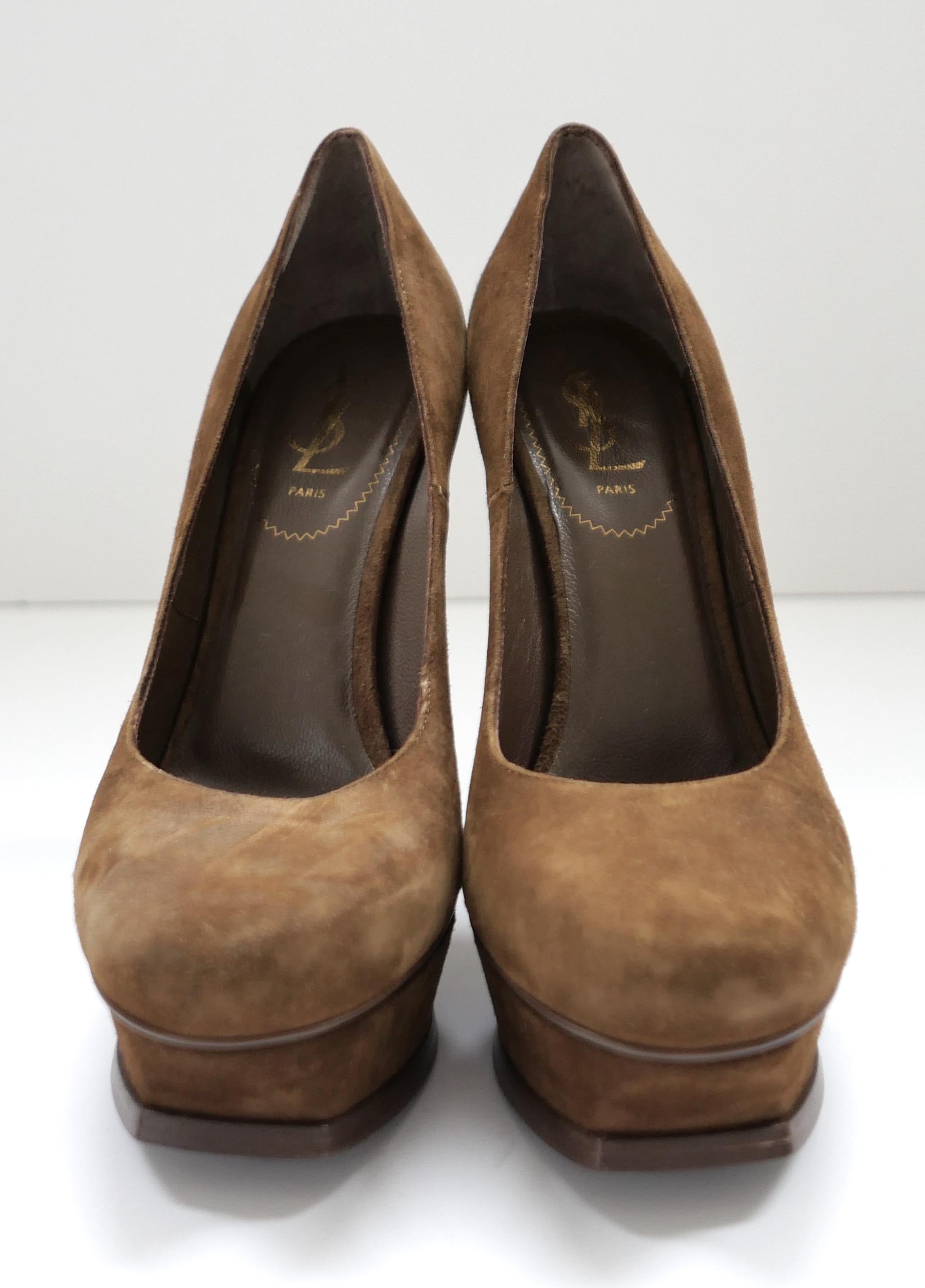 Iconic Yves Saint Laurent Palais Platform pumps in classic brown suede. Unworn with a few surface scuffs from storage. Have rounded toe, sculpted platforms and square profile high heels. Size 38.5. Measure approx - heel to toe inside 10”, platform