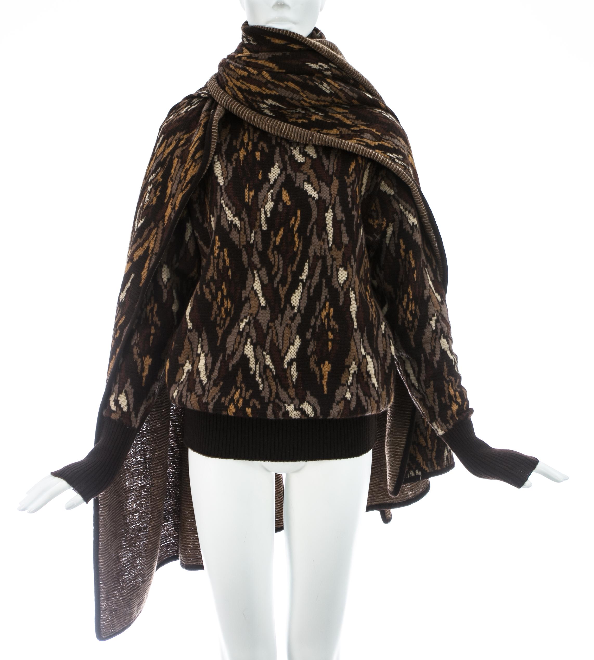Noir Pull en laine marron Yves Saint Laurent avec grande écharpe assortie, 1980 en vente