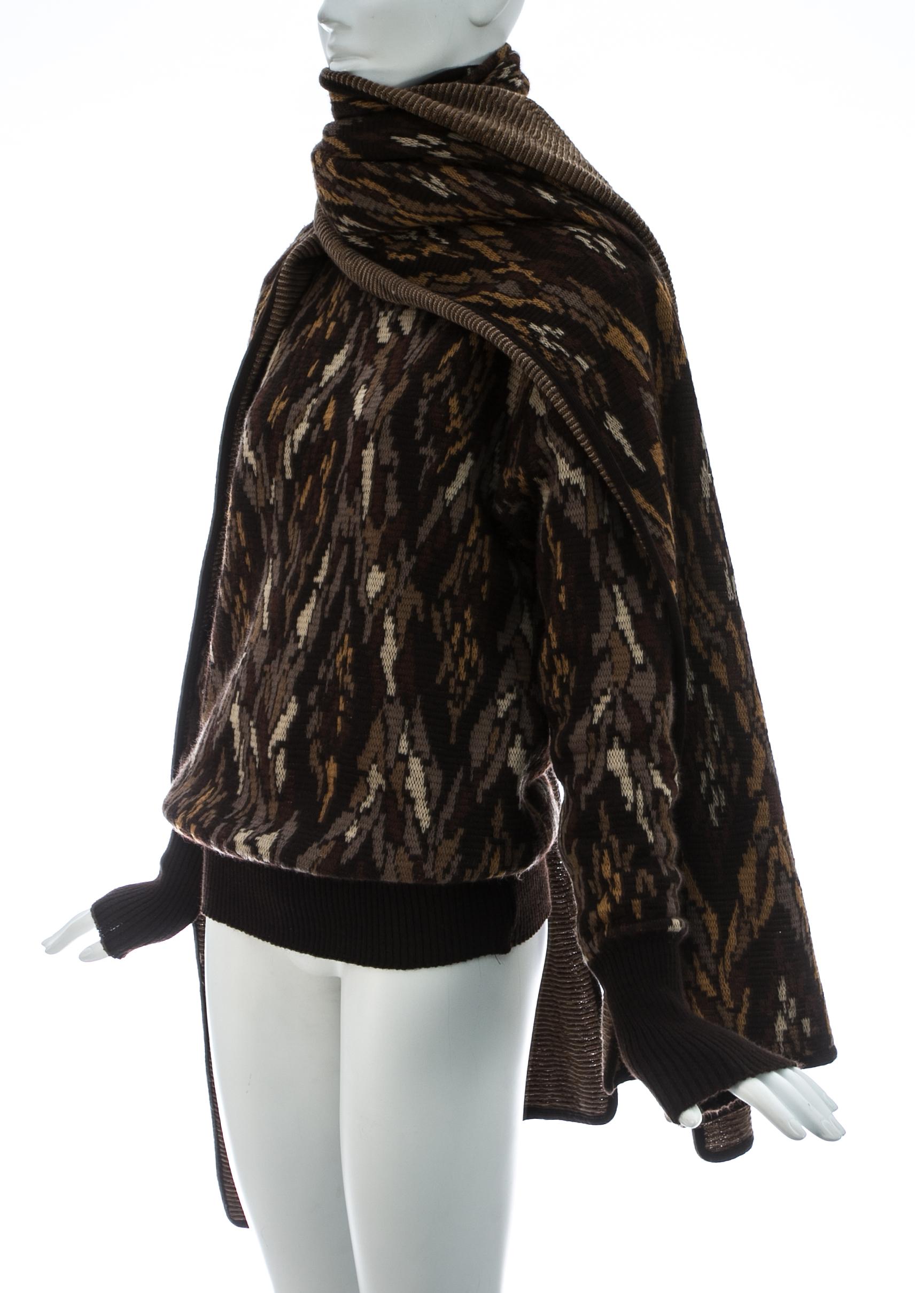 Pull en laine marron Yves Saint Laurent avec grande écharpe assortie, 1980 Bon état - En vente à London, GB