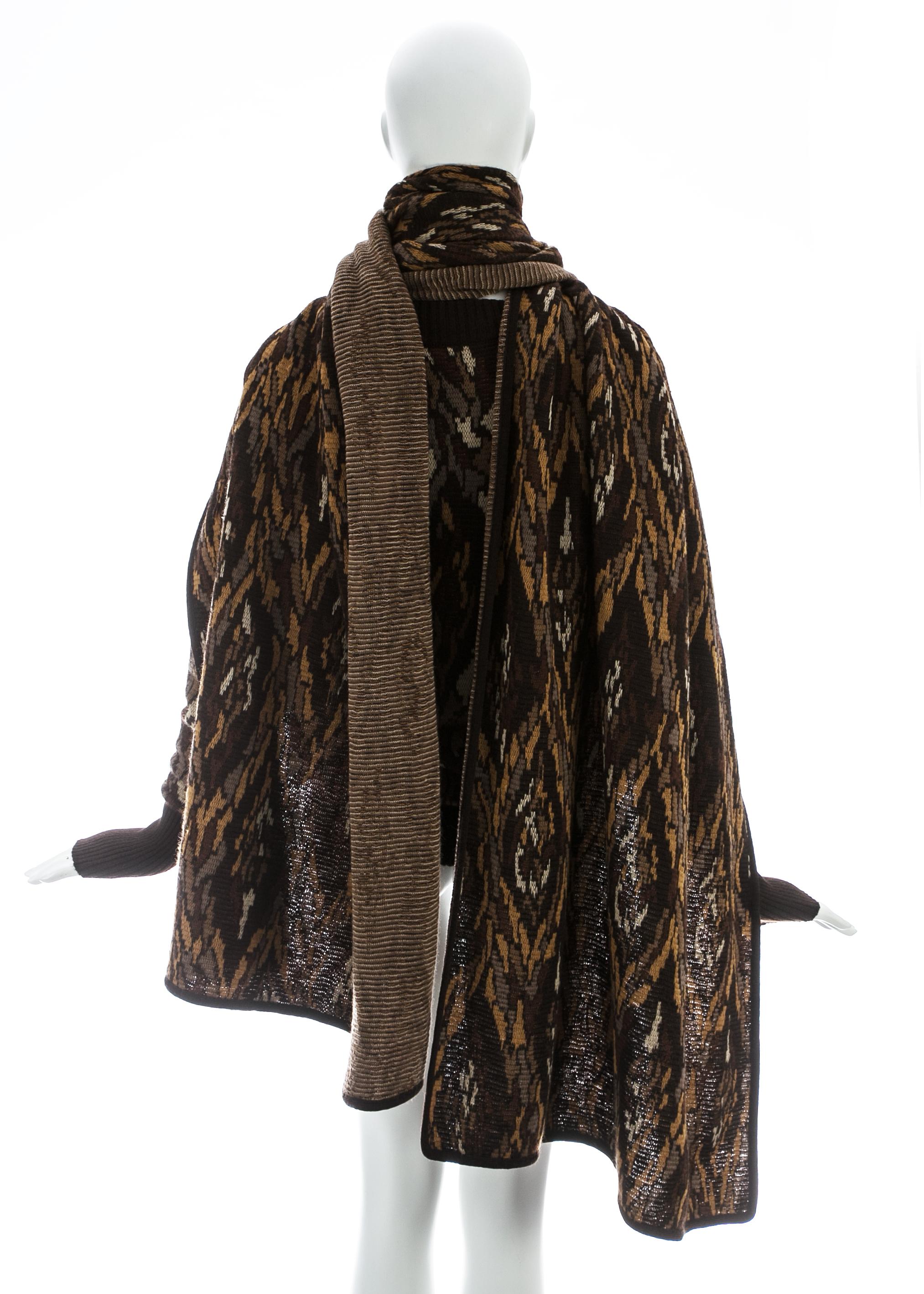 Pull en laine marron Yves Saint Laurent avec grande écharpe assortie, 1980 en vente 1