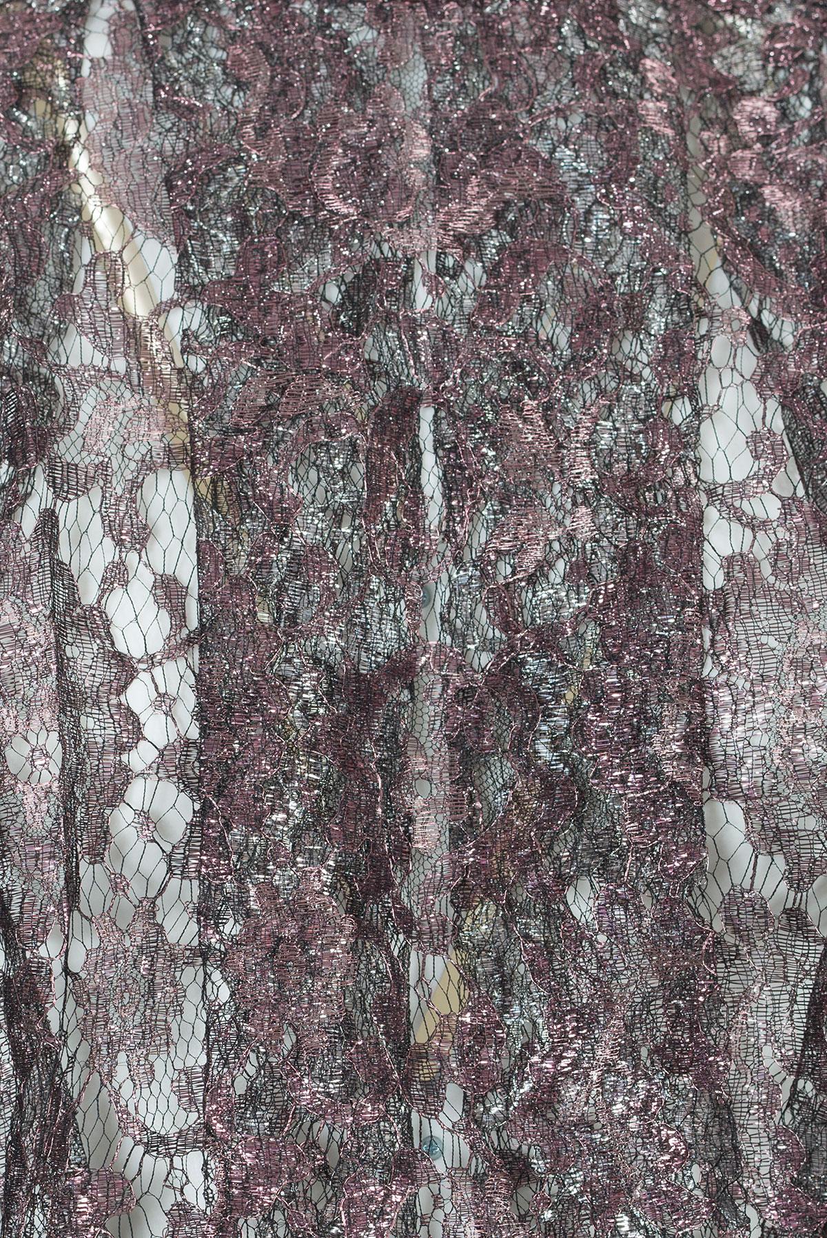 YVES SAINT LAURENT BY ALBER ELBAZ FW 00 Rare robe en dentelle métallisée doublée Unisexe en vente