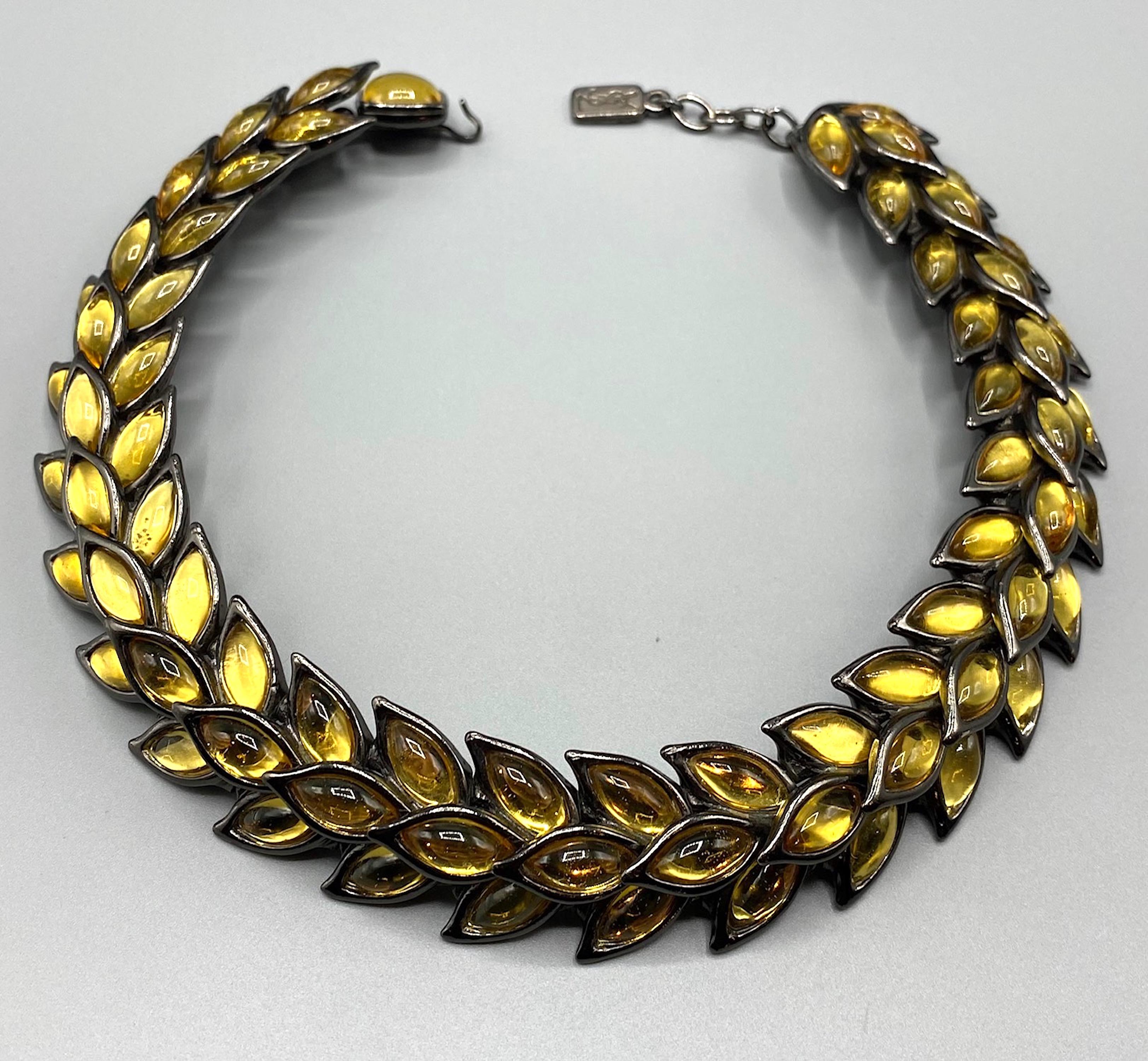 Taglio marquise Yves Saint Laurent by Robert Goossens for Yves Saint Laurent 1980 Collana con Cabochon in vendita