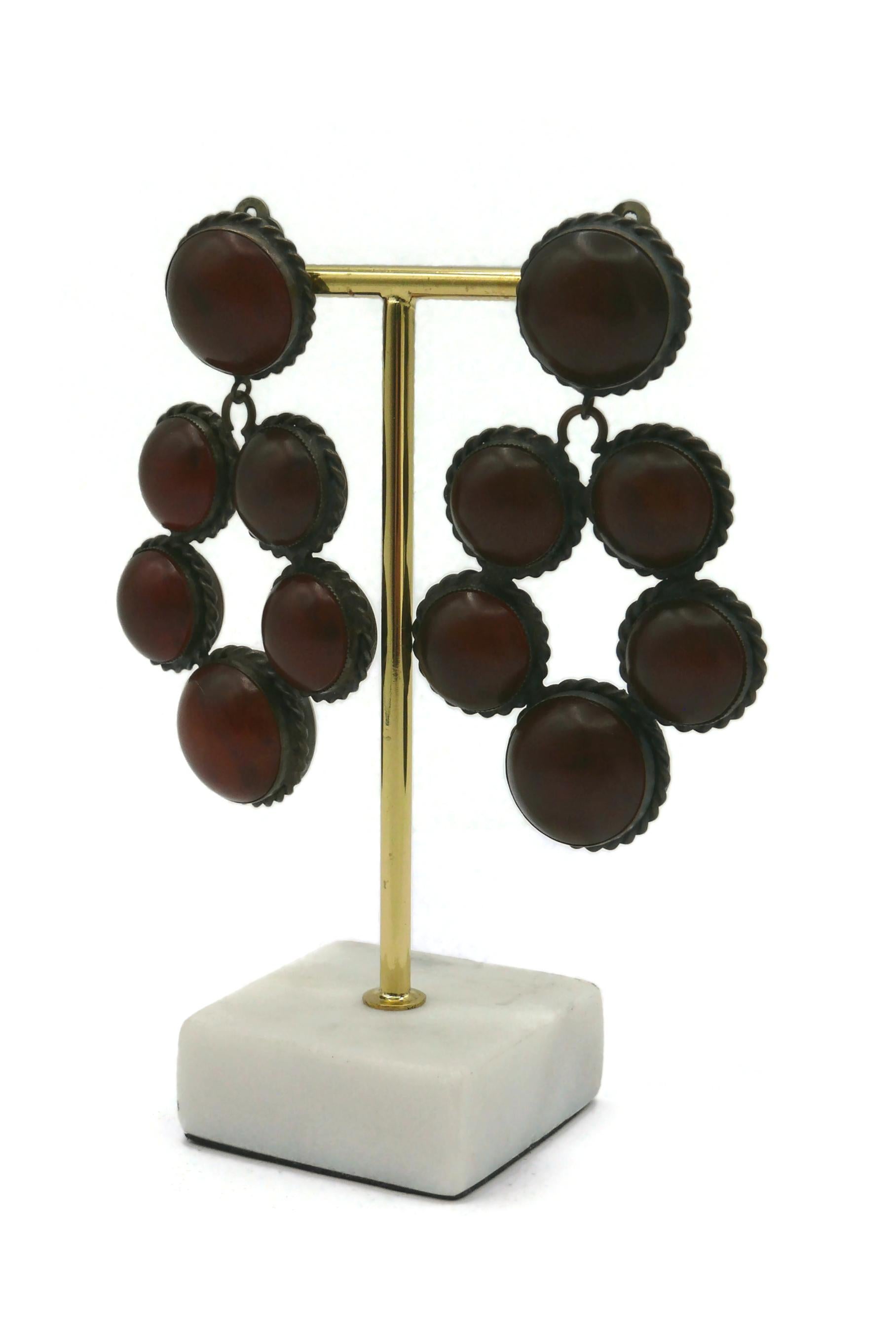 Boucles d'oreilles pendantes vintage YVES SAINT LAURENT par ROGER SCEMAMA en vente 1