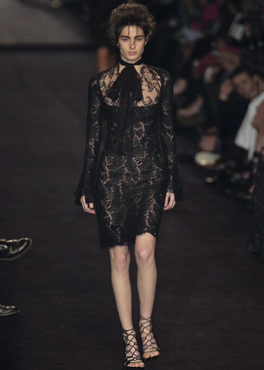 Yves Saint Laurent by Tom Ford black lace long-sleeve evening dress, fw 2002 In Excellent Condition For Sale In London, GB