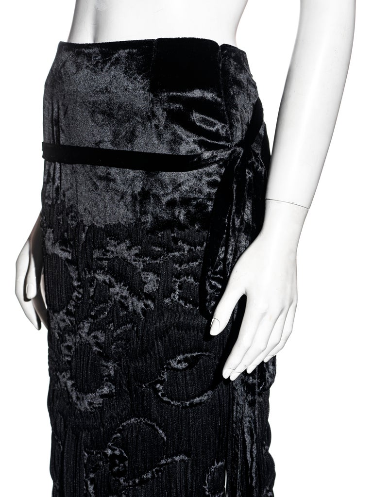 Yves Saint Laurent by Tom Ford black silk velvet evening skirt, fw 2001 For Sale 4