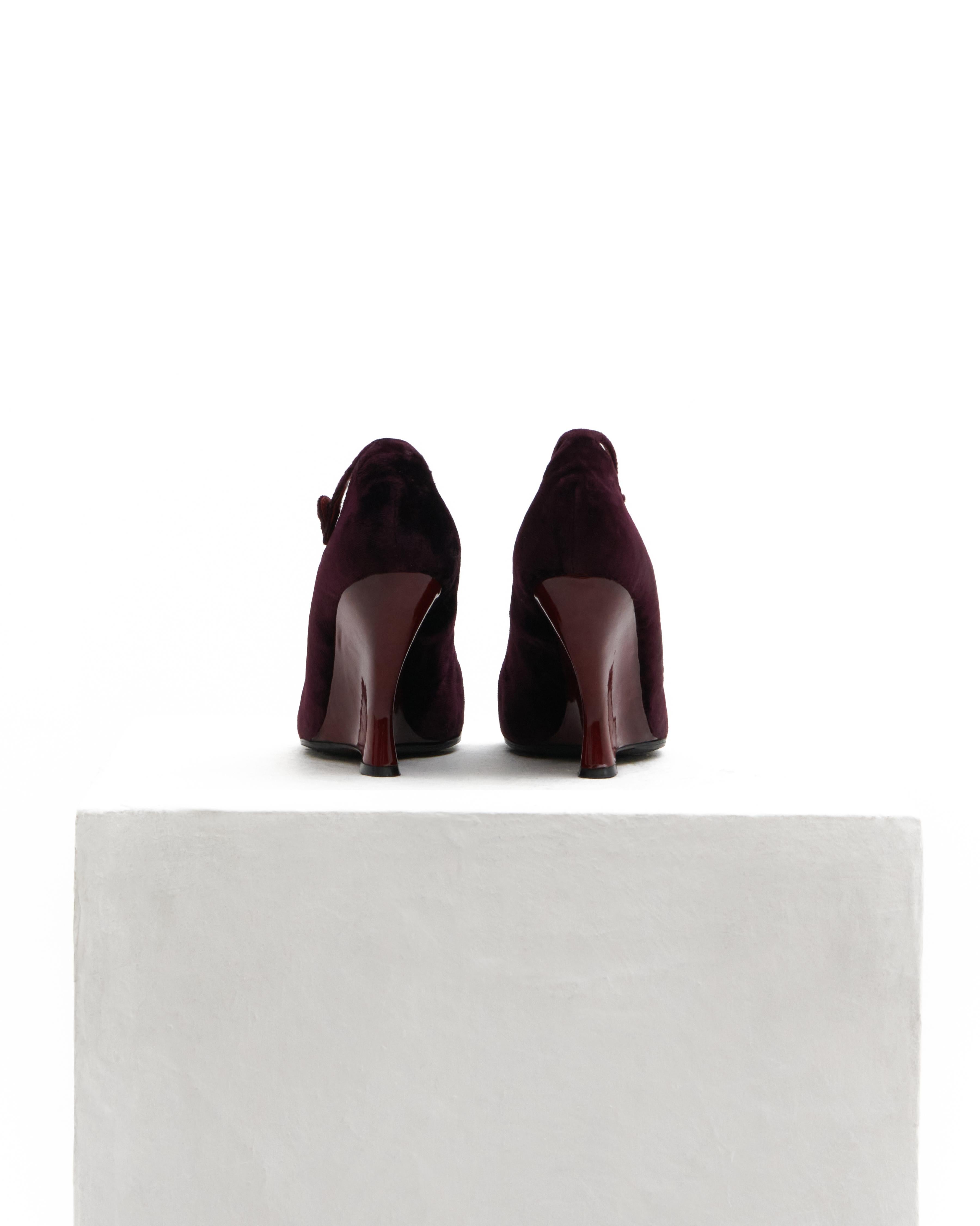 Yves Saint Laurent By Tom Ford F/W 2004 Red & Purple velvet wedge sandals en Excelente estado para la venta en Milano, IT