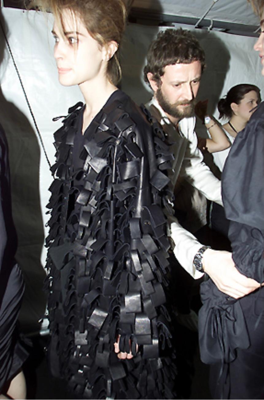 YVES SAINT LAURENT BY TOM FORD FW 02 iconic and rare leather coat For Sale 4