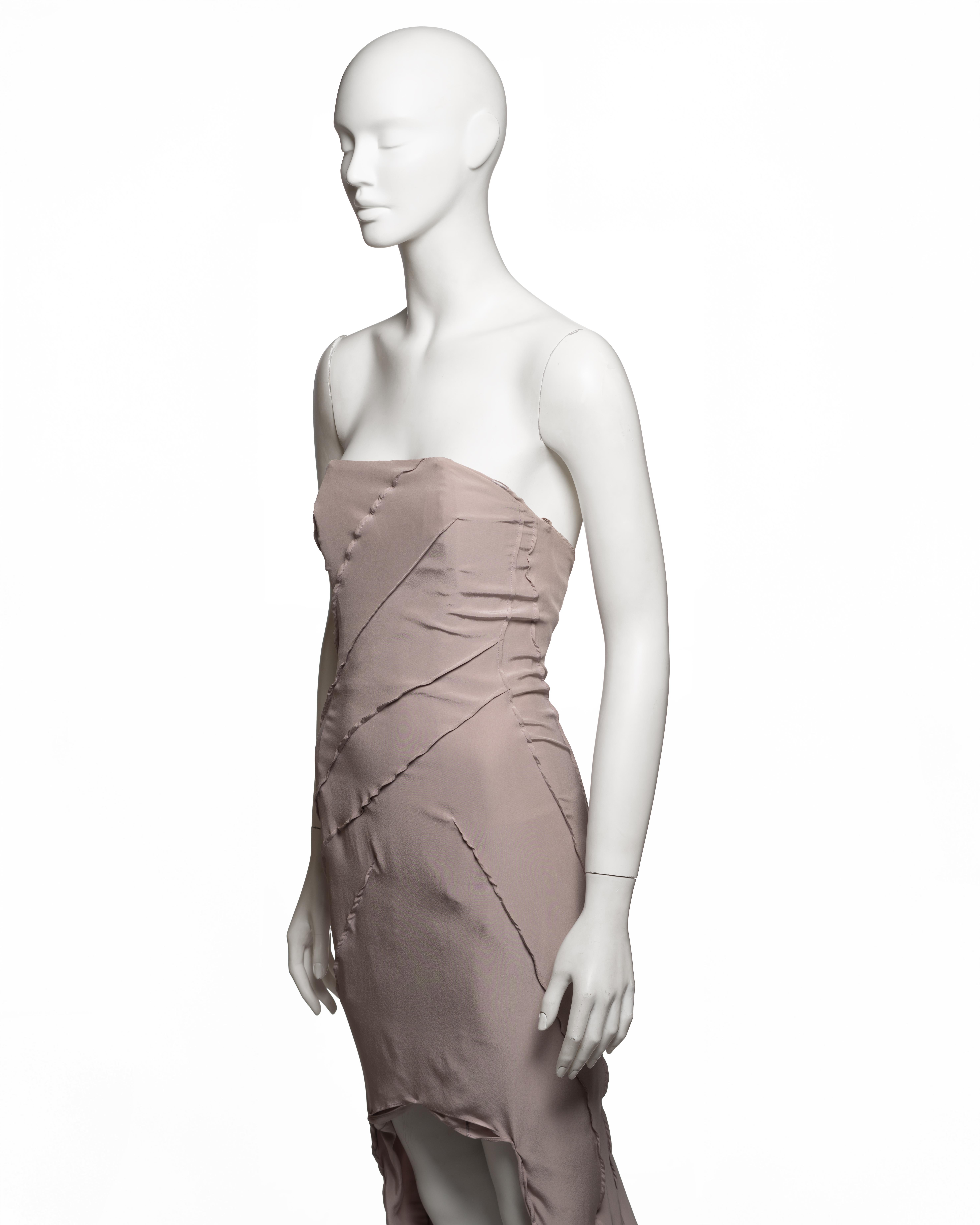 Yves Saint Laurent by Tom Ford Abito da sera senza spalline in seta color malva pallido, SS 2003 in vendita 9