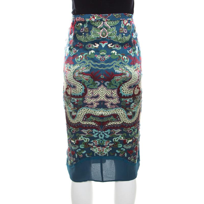 If you are crazy about prints and quirky hues, choose this classy skirt from the house of Yves Saint Laurent. This chic multicolored skirt reflects the latest fashion trends and will lend a subtle vibe to your ensemble. It is tailored from silk and