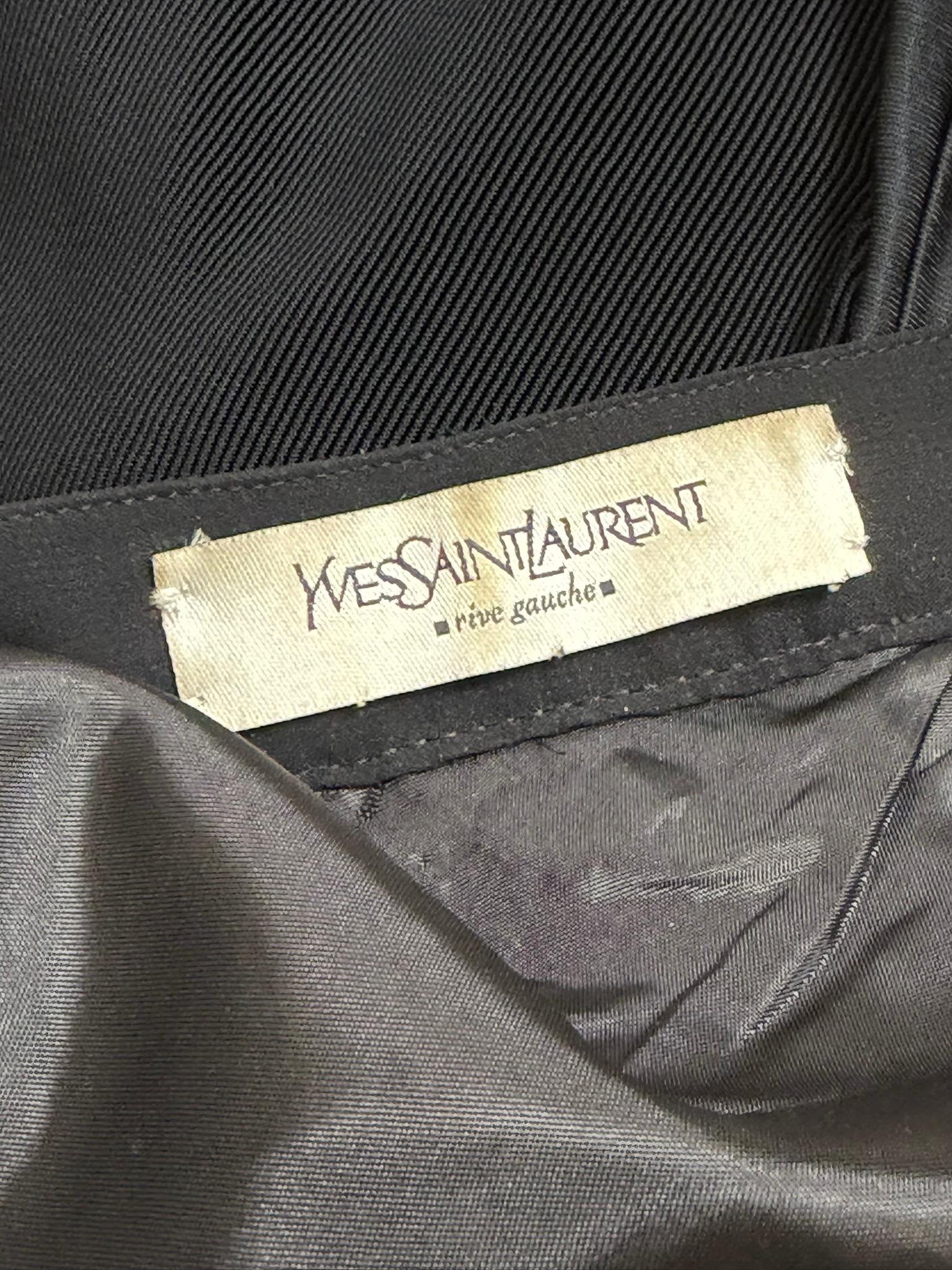 Yves Saint Laurent by Tom Ford - P/E 2003 - Top in jersey nero e gonna in chiffon a strati in vendita 7