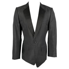 YVES SAINT LAURENT par Tom Ford - Manteau de sport à revers en soie texturée, taille 40