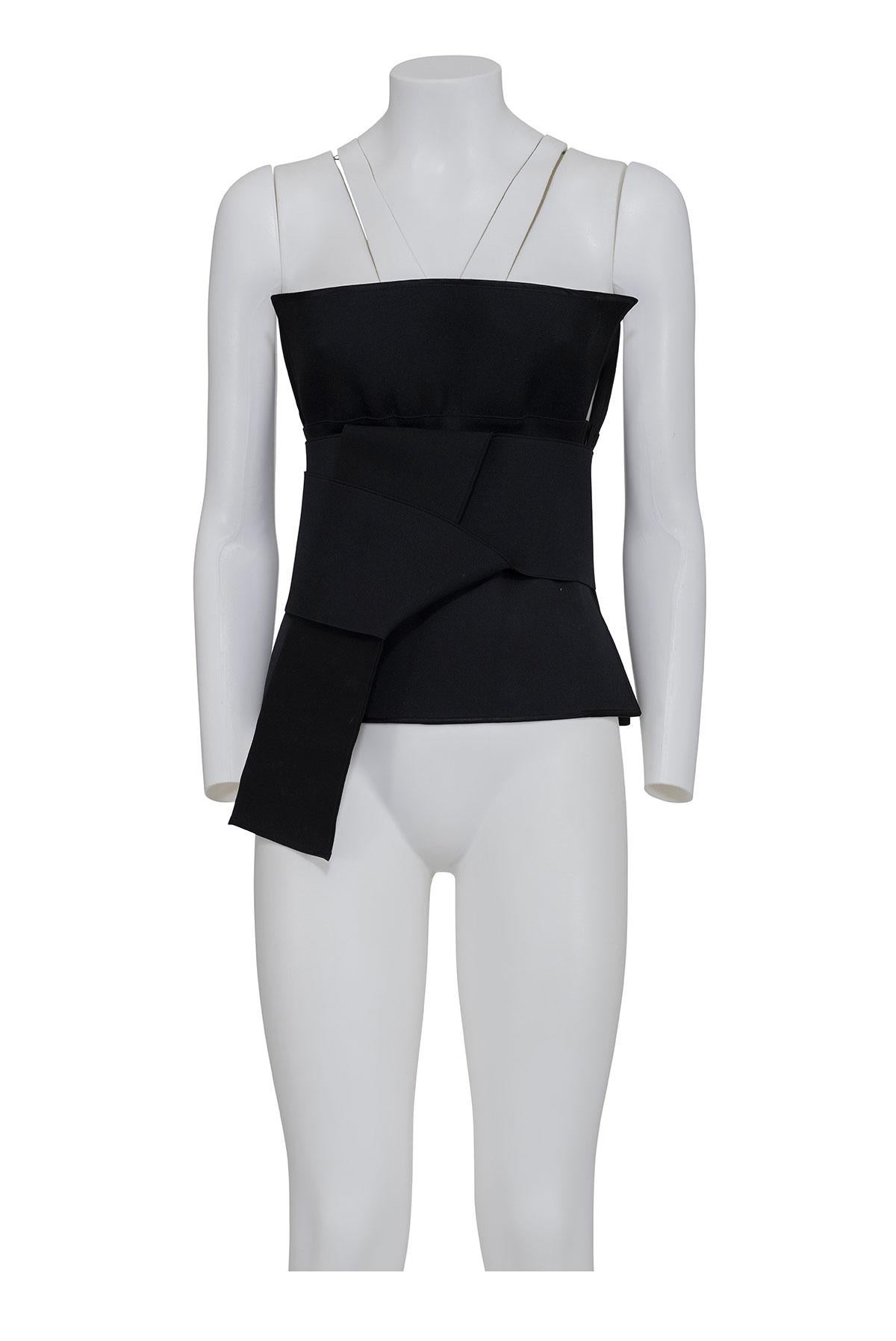 Bustier elástico icónico y poco común de Tom Ford para Yves Saint Laurent, primavera-verano 2001
Cinturón obi
La composición es 50% poliéster 40% elastano 10% algodón

