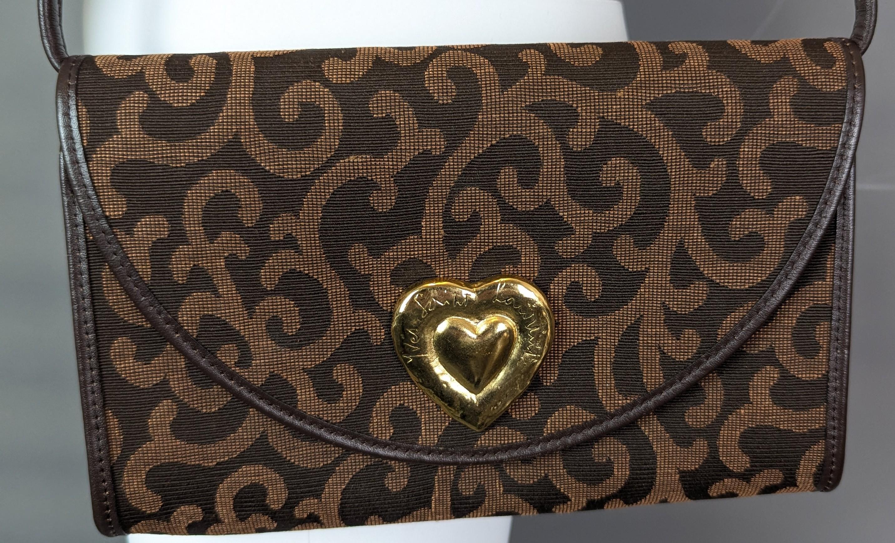 Bolso bandolera de lona Yves Saint Laurent, corazón dorado en venta 7